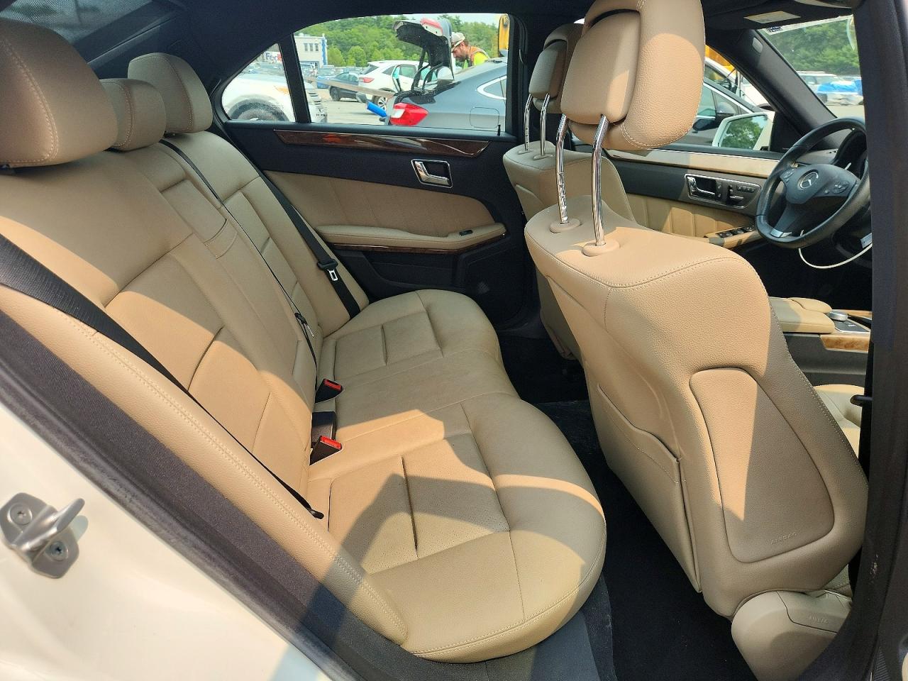 2011 Mercedes-benz E 350 4matic White vin: WDDHF8HB2BA309509