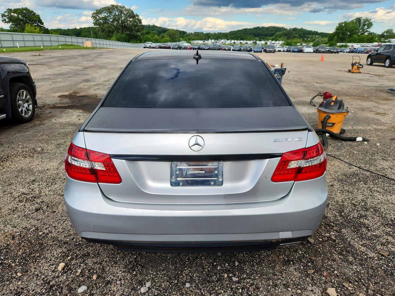2011 Mercedes-benz E 350 4matic Two Tone vin: WDDHF8HB2BA490417