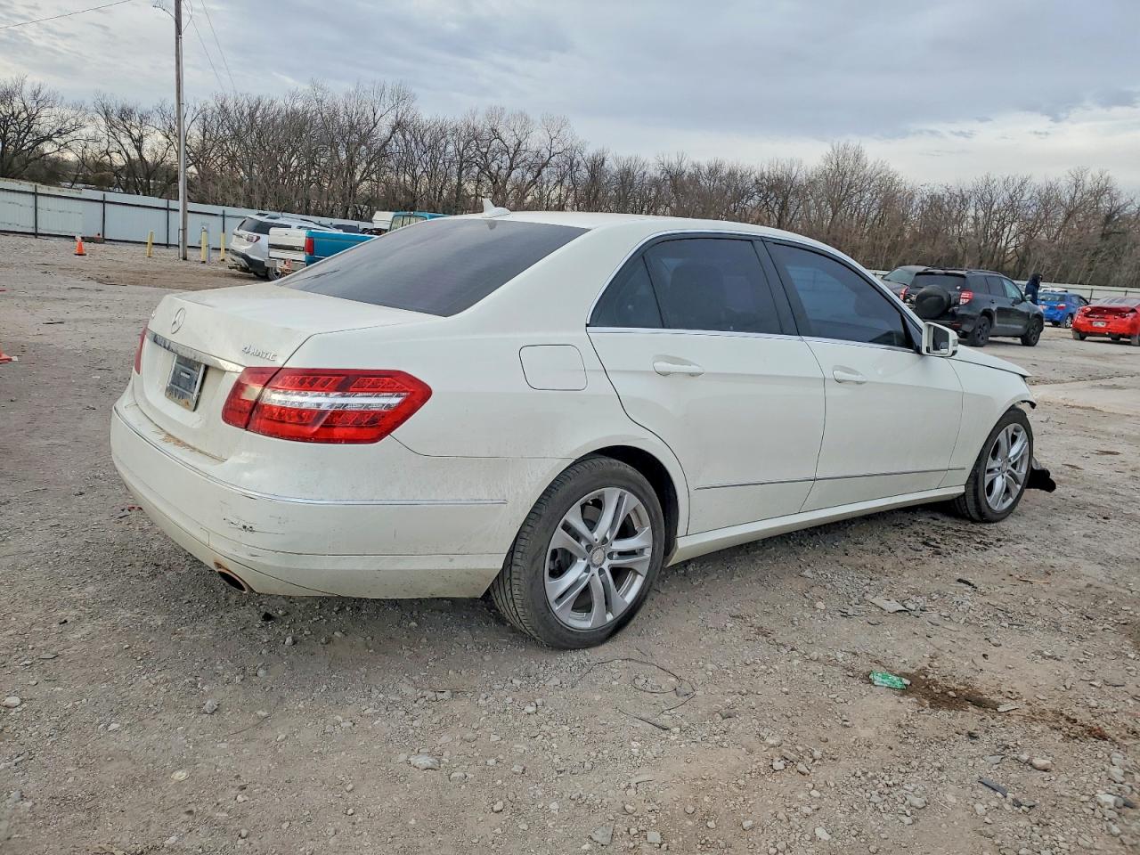 2011 Mercedes-benz E 350 4matic White vin: WDDHF8HB2BA514926
