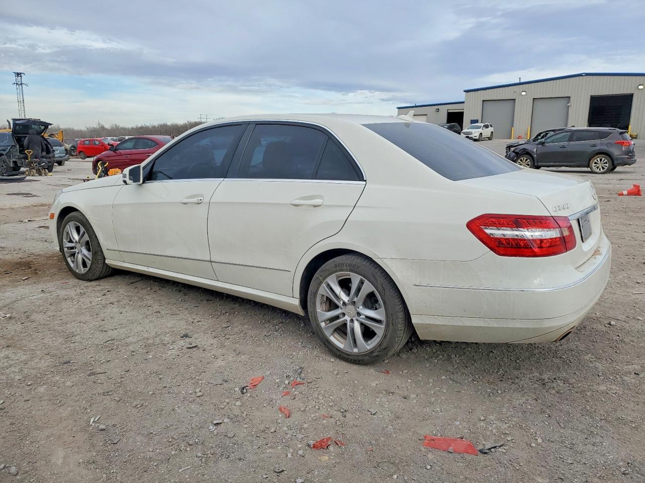 2011 Mercedes-benz E 350 4matic White vin: WDDHF8HB2BA514926