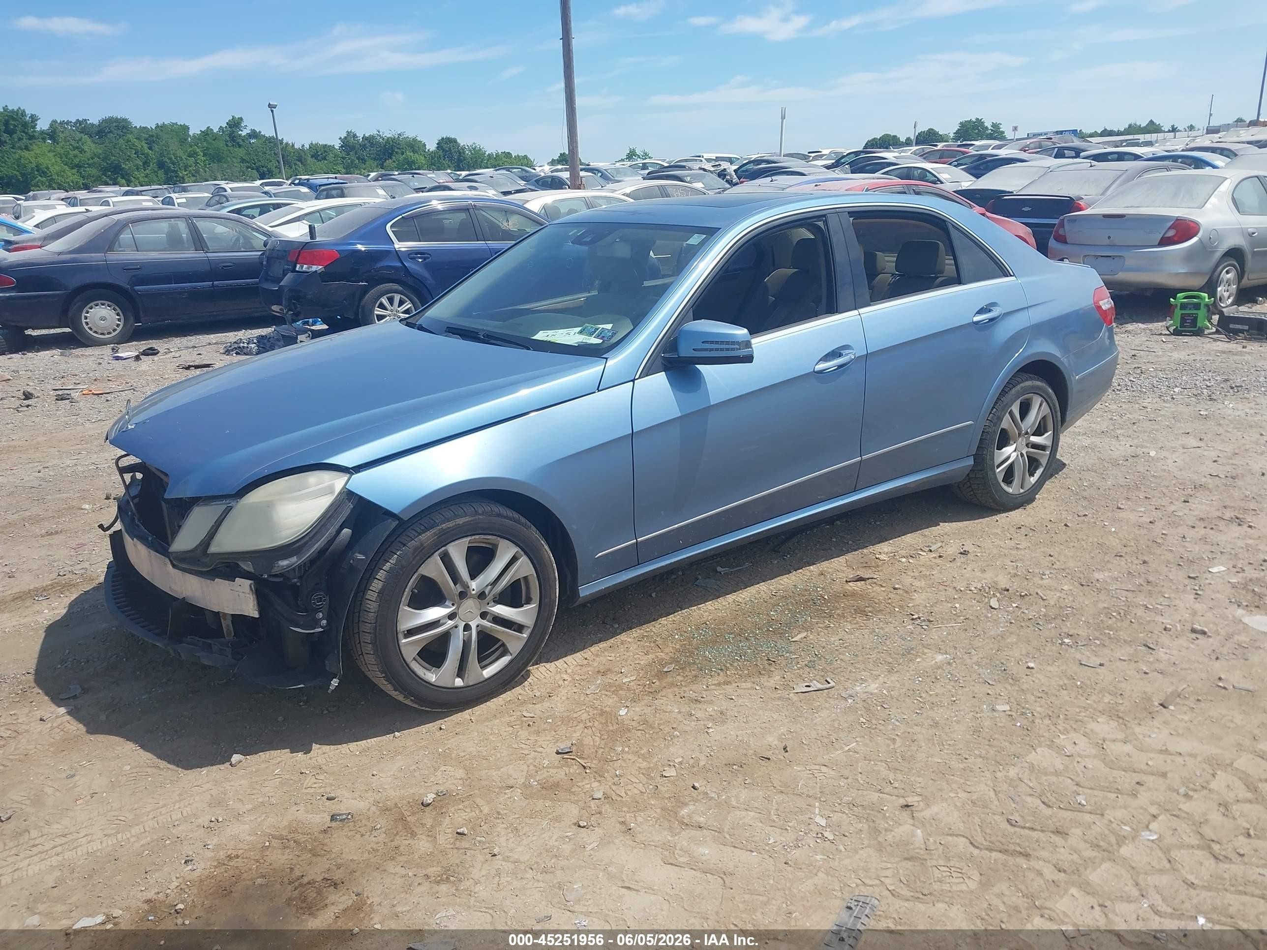 2010 Mercedes-benz E 350 4matic Blue vin: WDDHF8HB3AA111911