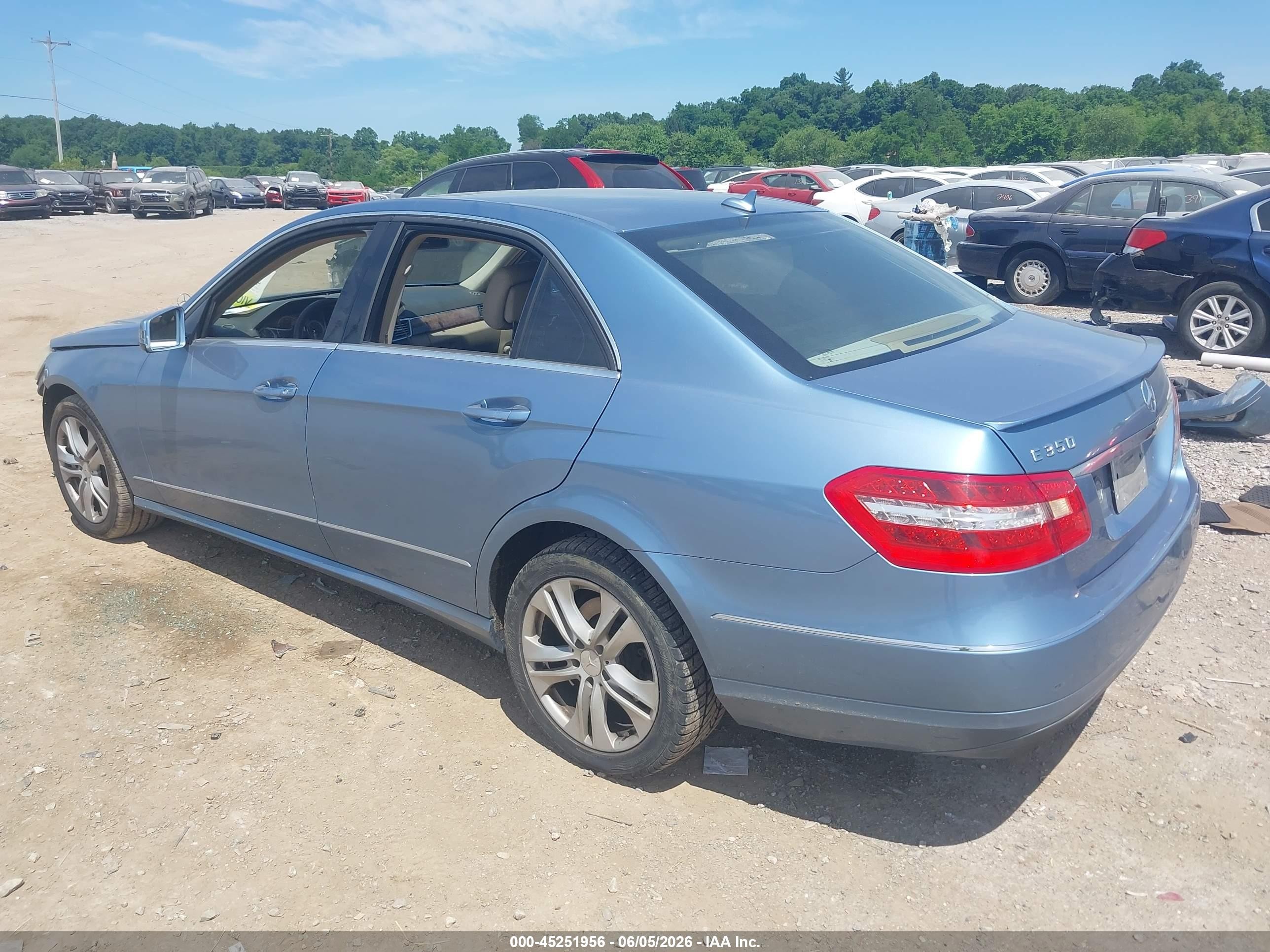 2010 Mercedes-benz E 350 4matic Blue vin: WDDHF8HB3AA111911