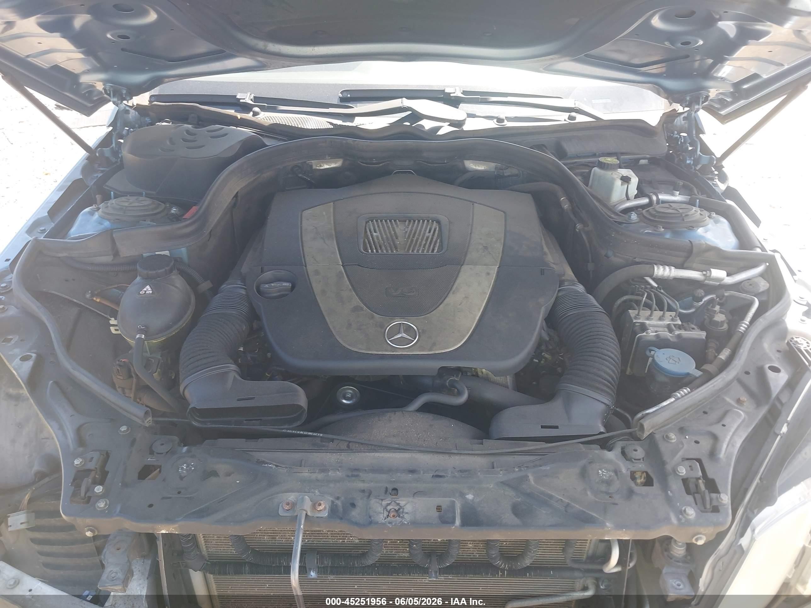 2010 Mercedes-benz E 350 4matic Blue vin: WDDHF8HB3AA111911