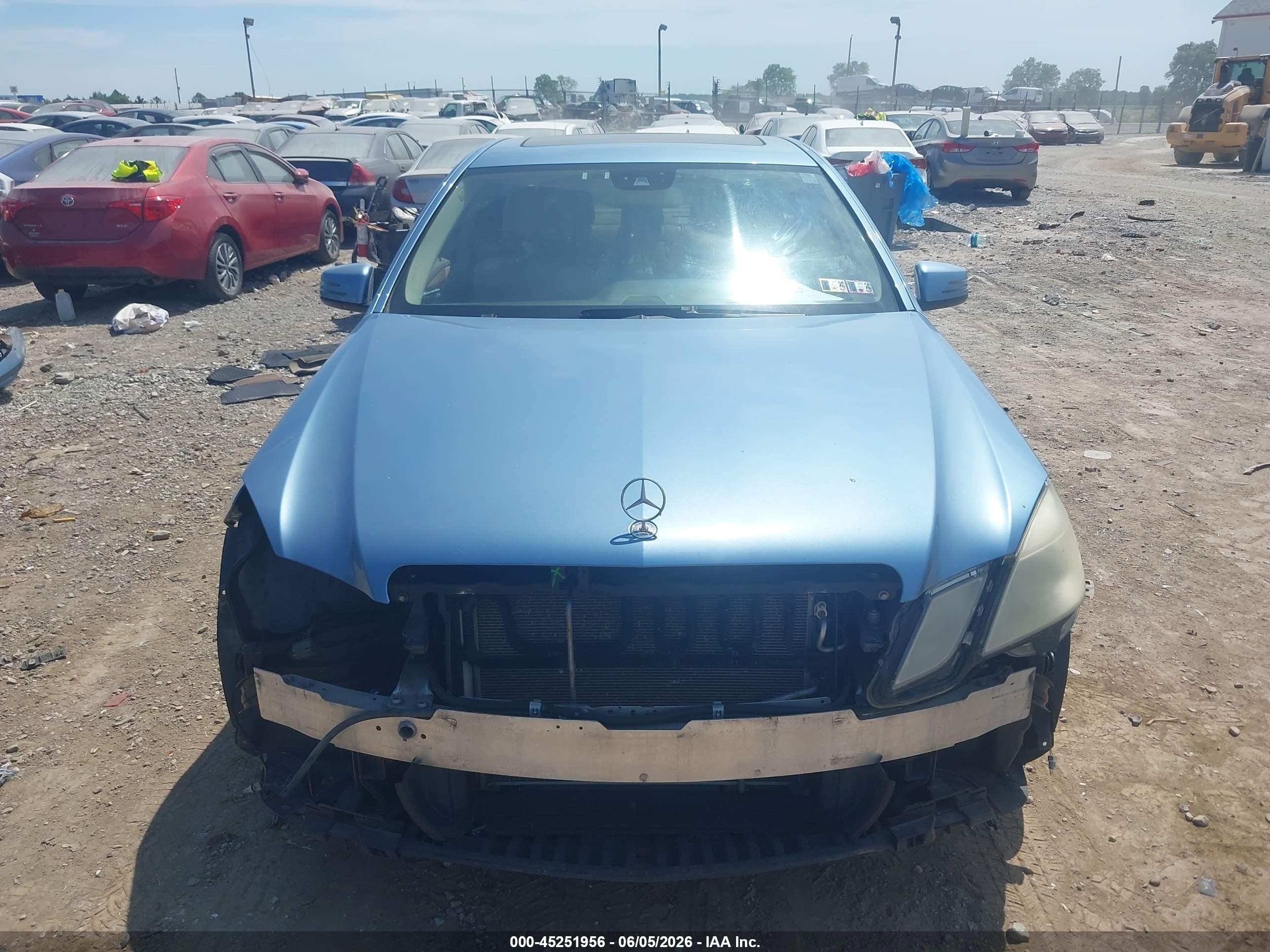 2010 Mercedes-benz E 350 4matic Blue vin: WDDHF8HB3AA111911