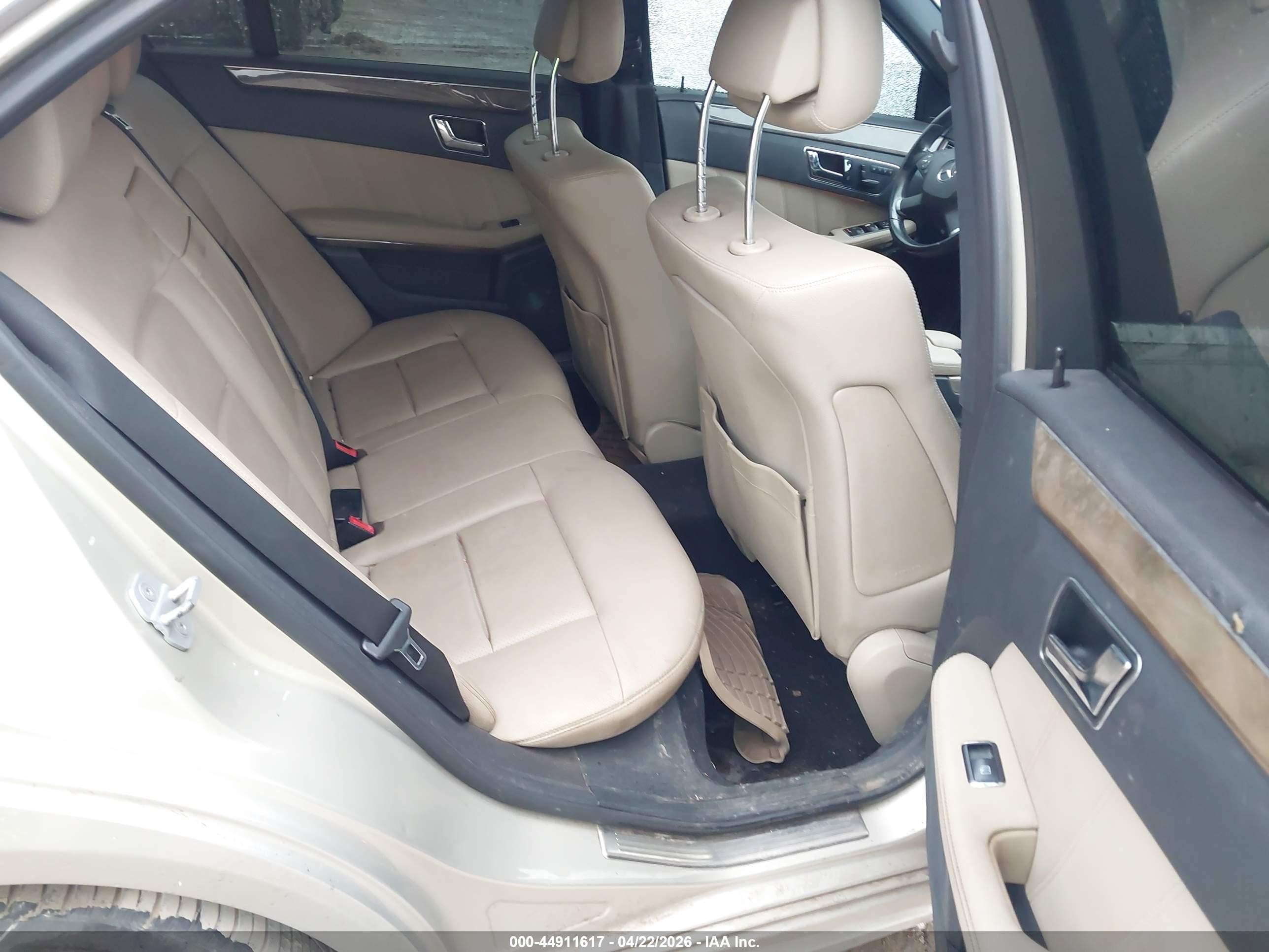 2010 Mercedes-benz E 350 4matic Beige vin: WDDHF8HB3AA161417