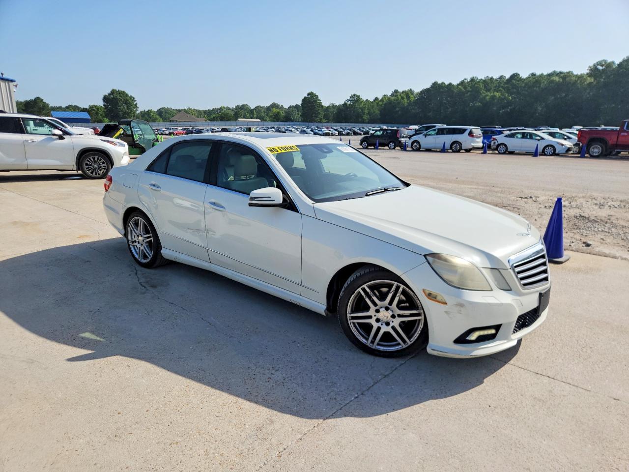 2010 Mercedes-benz E 350 4matic White vin: WDDHF8HB4AA115580