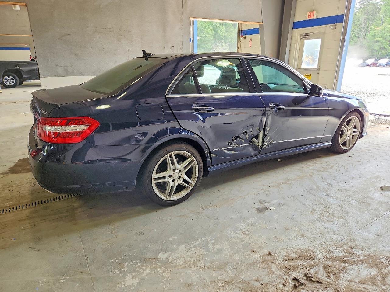 2011 Mercedes-benz E 350 4matic Blue vin: WDDHF8HB4BA375950