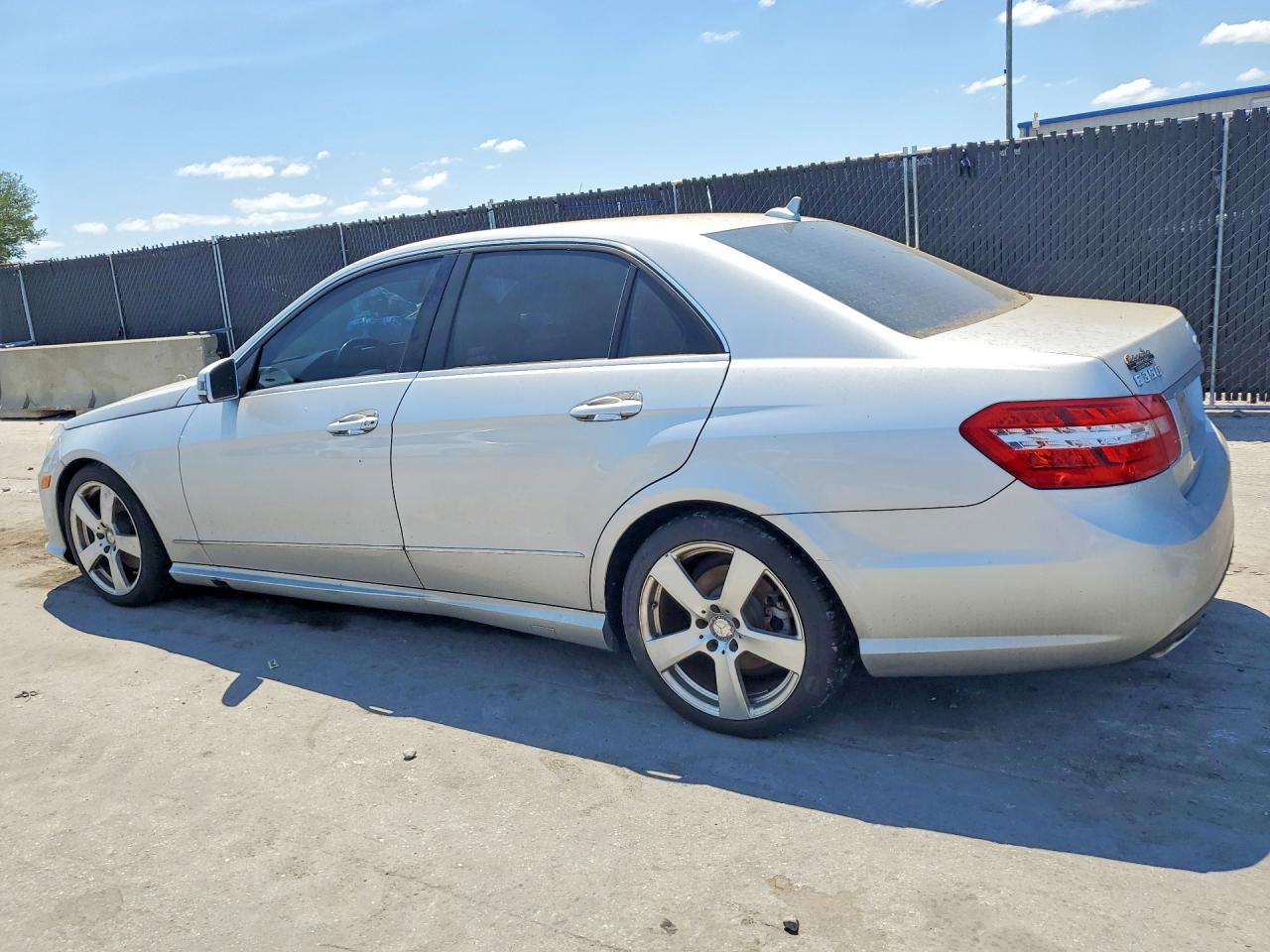 2011 Mercedes-benz E-class E350 4-matic Silver vin: WDDHF8HB5BA466256