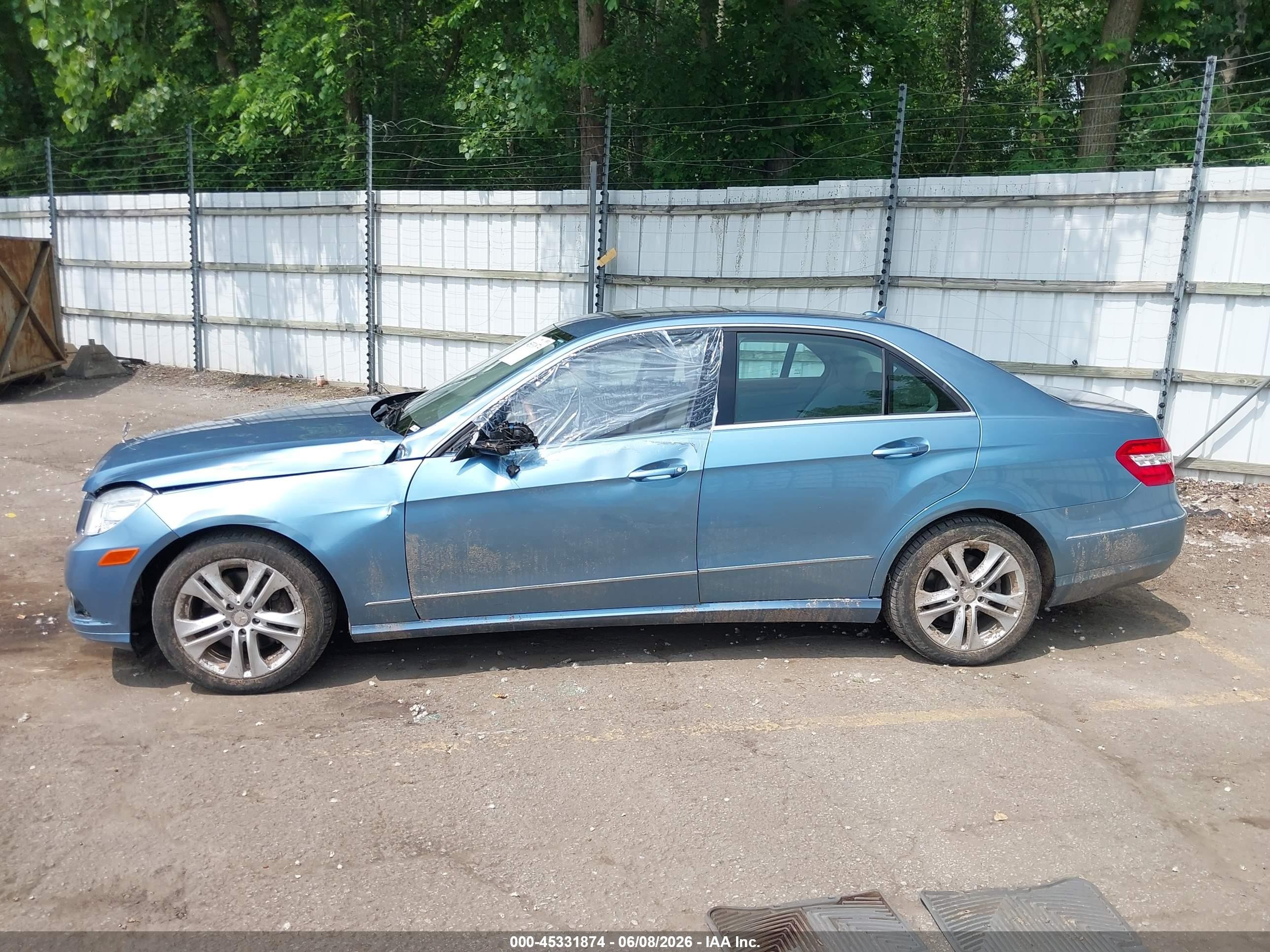 2010 Mercedes-benz E 350 4matic Light Blue vin: WDDHF8HB6AA098457