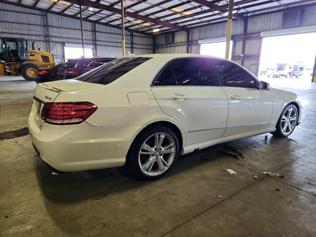 2011 Mercedes-benz E 350 4matic White vin: WDDHF8HB6BA434951