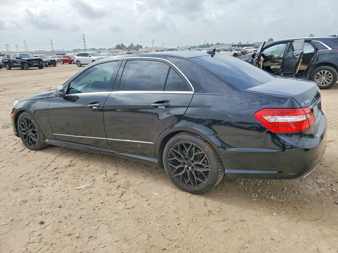 2010 Mercedes-benz E 350 4matic Черный vin: WDDHF8HB7AA085801