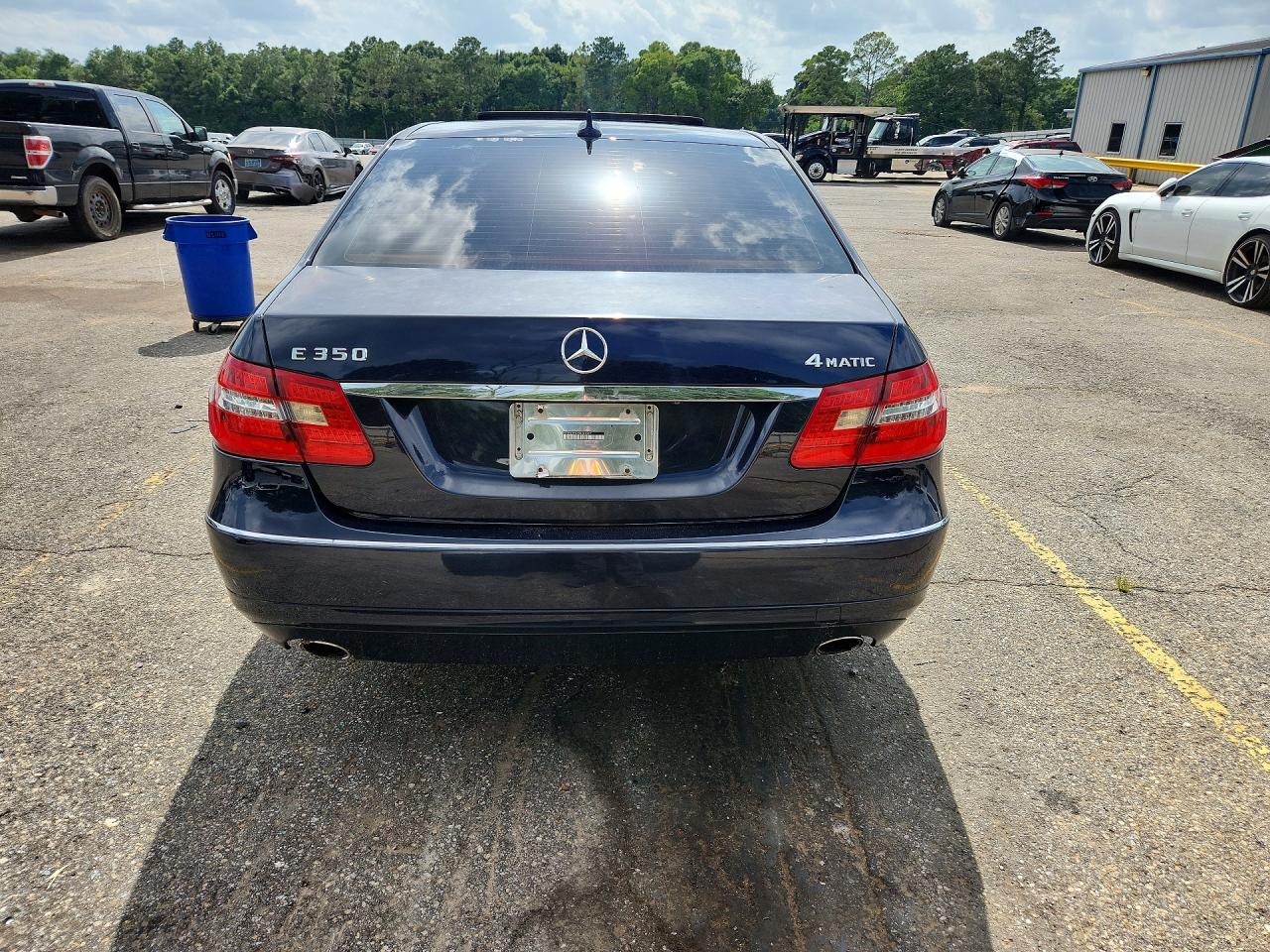 2011 Mercedes-benz E 350 4matic Blue vin: WDDHF8HB7BA282307