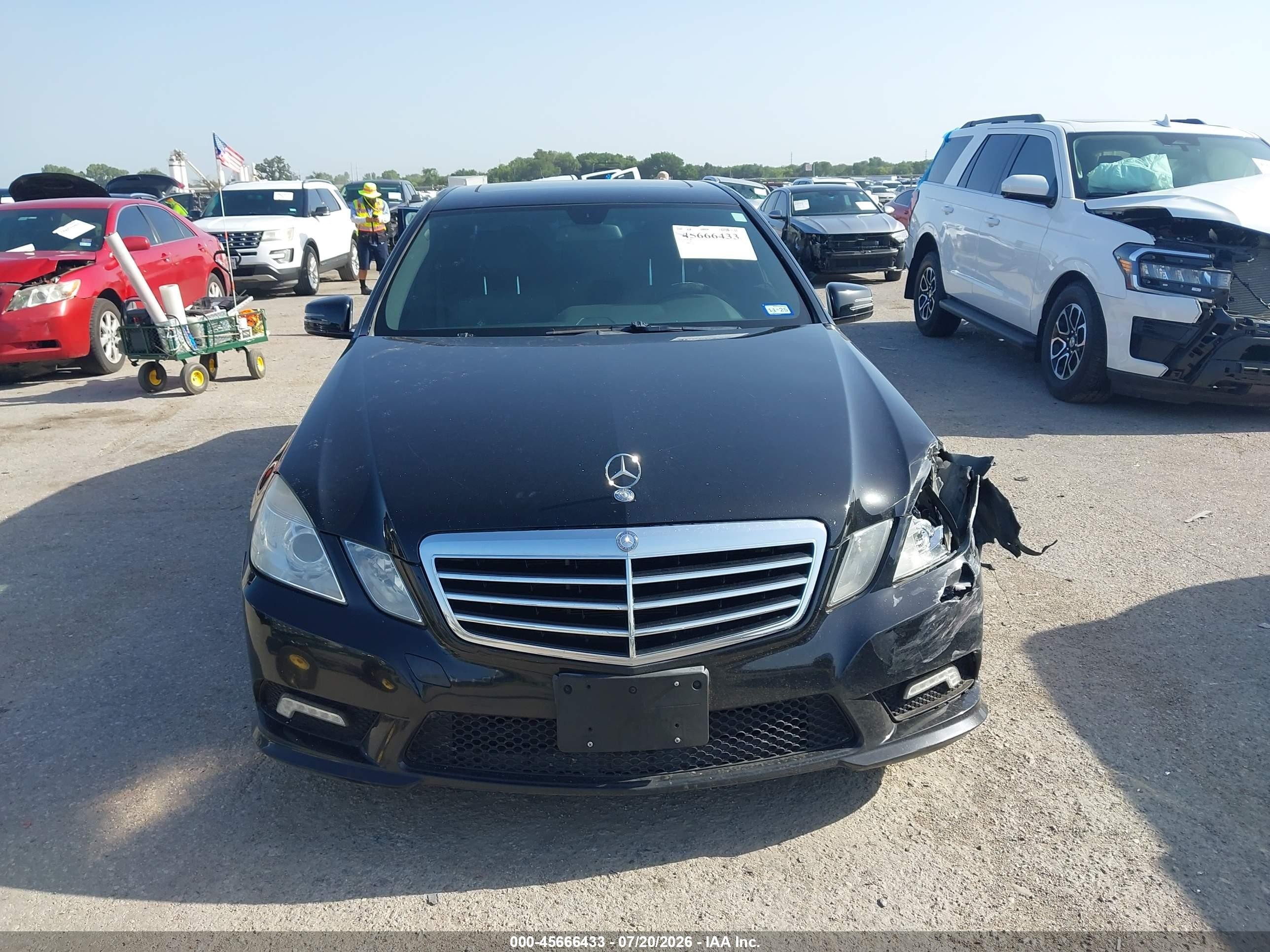 2011 Mercedes-benz E 350 4matic Черный vin: WDDHF8HB7BA356485