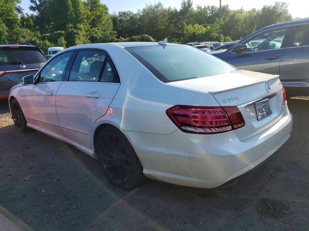 2011 Mercedes-benz E 350 4matic White vin: WDDHF8HB7BA453704