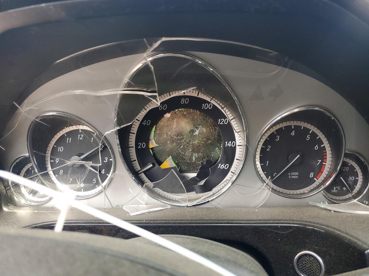 2010 Mercedes-benz E 350 4matic Белый vin: WDDHF8HB8AA125142