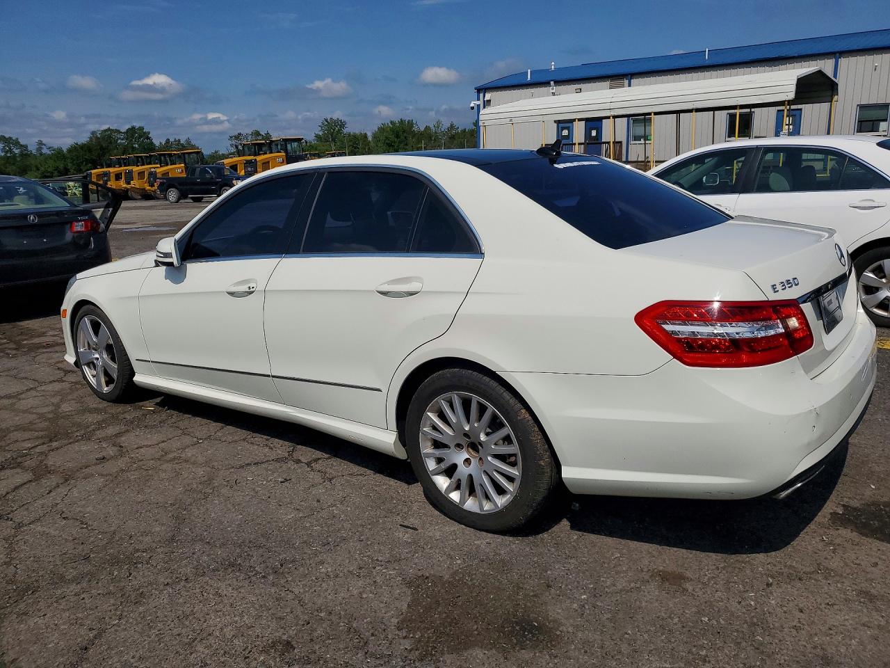 2011 Mercedes-benz E 350 4matic White vin: WDDHF8HB8BA292084