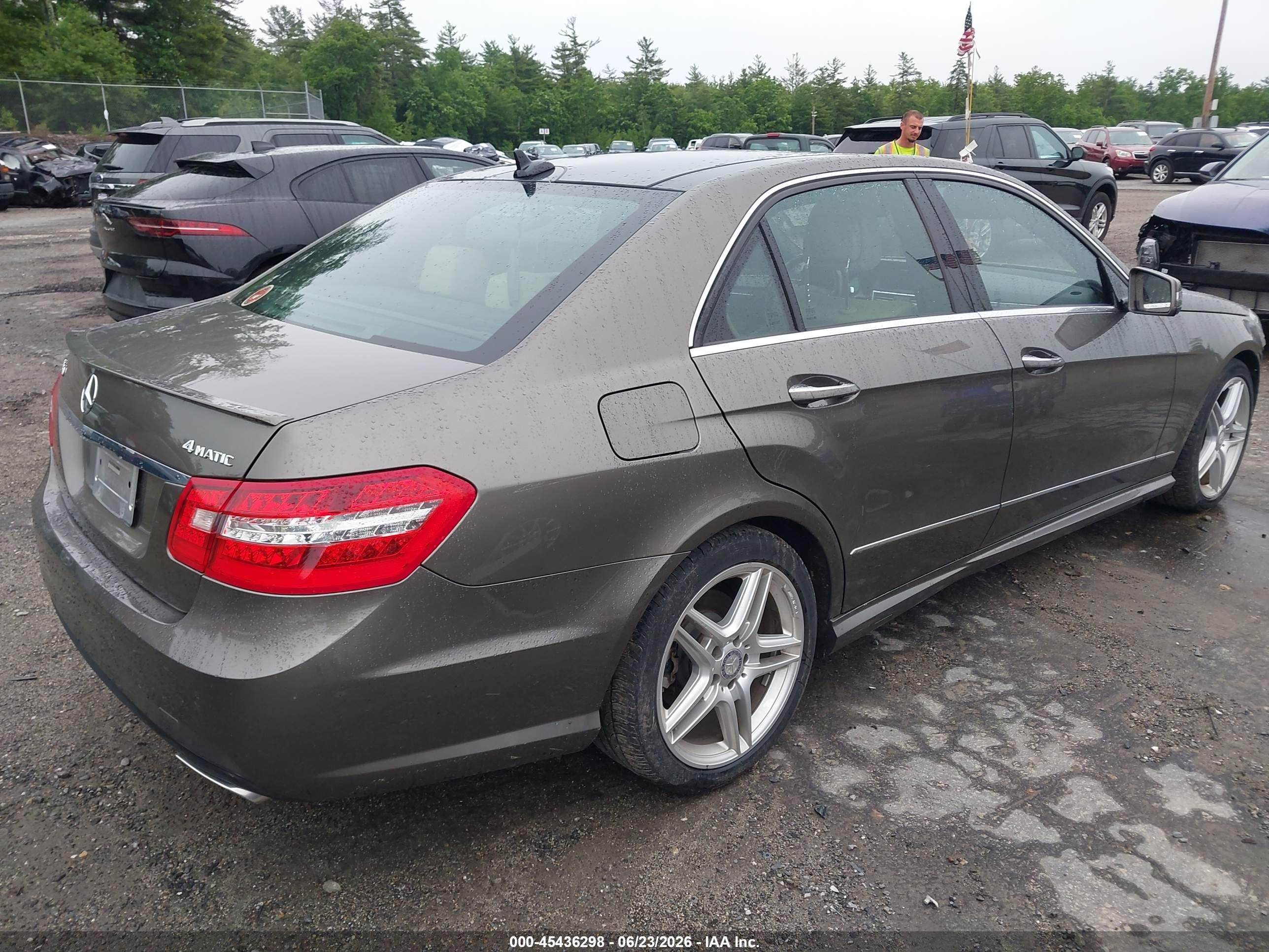 2011 Mercedes-benz E 350 4matic Black vin: WDDHF8HB8BA368578