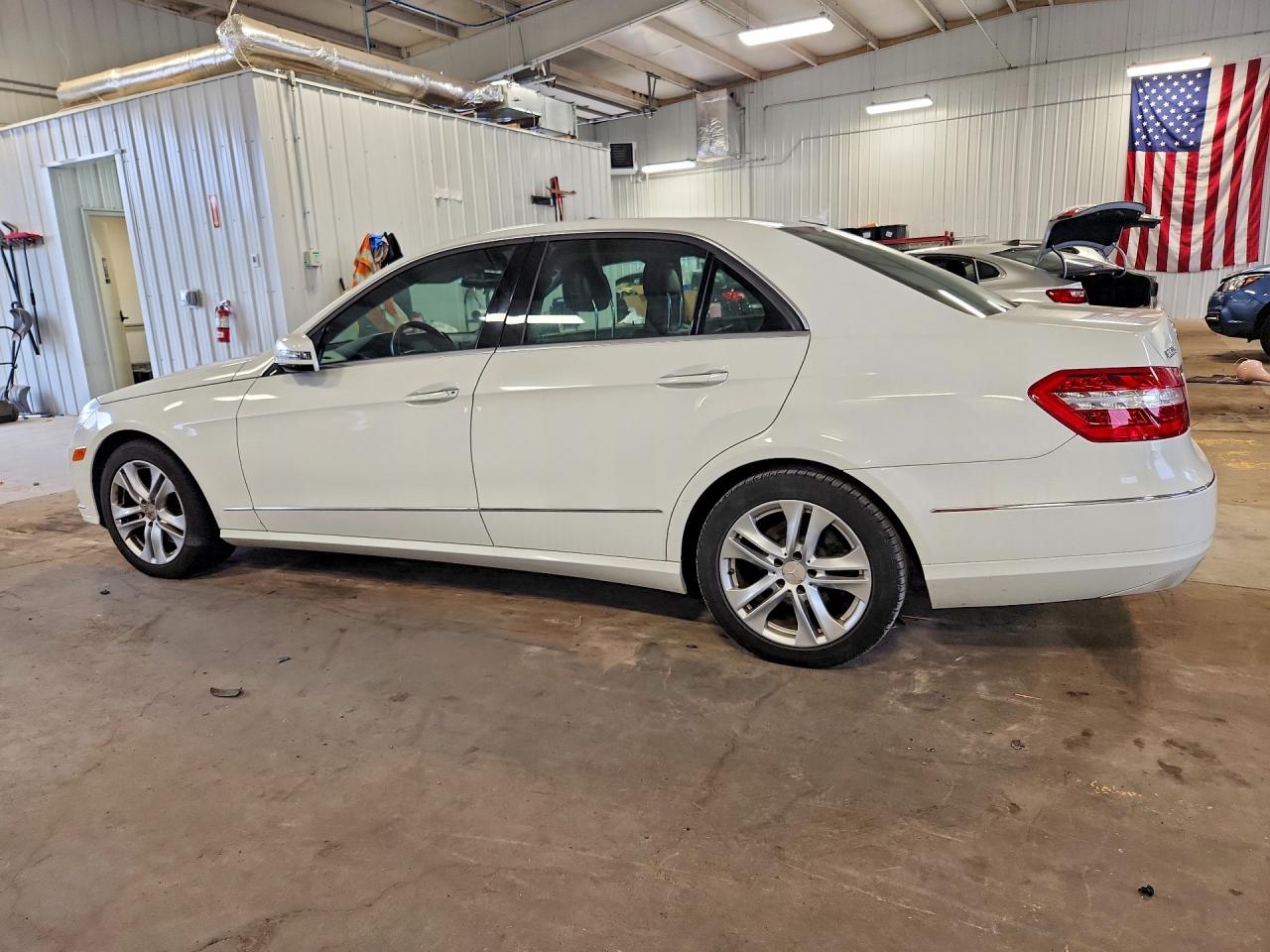 2010 Mercedes-benz E 350 4matic White vin: WDDHF8HB9AA163186