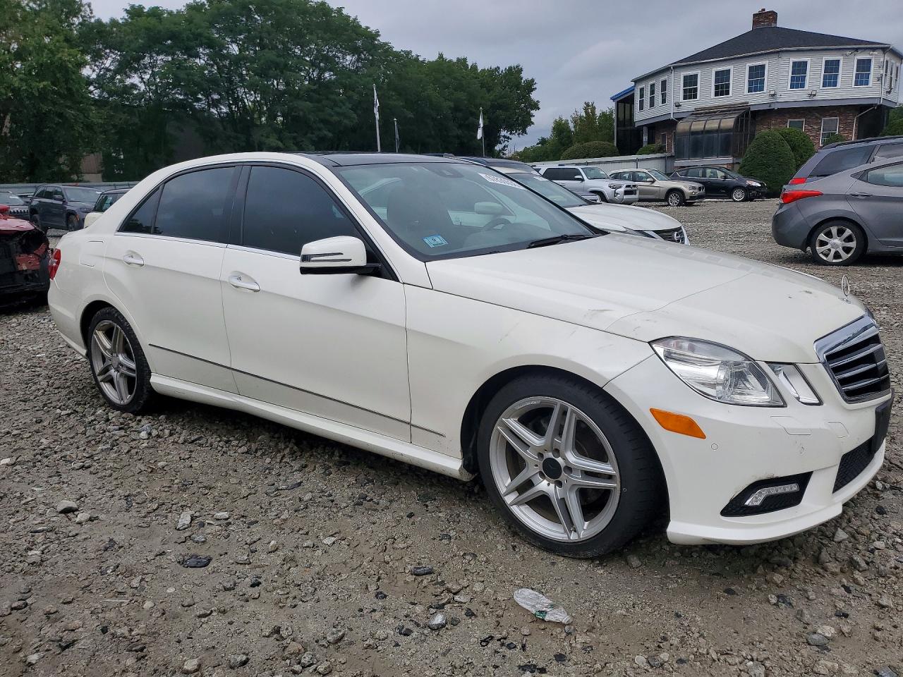2011 Mercedes-benz E 350 4matic White vin: WDDHF8HB9BA416458