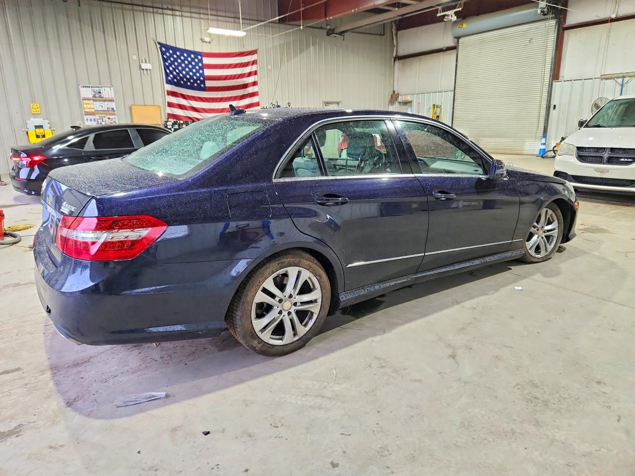 2011 Mercedes-benz E 350 4matic Blue vin: WDDHF8HB9BA437536