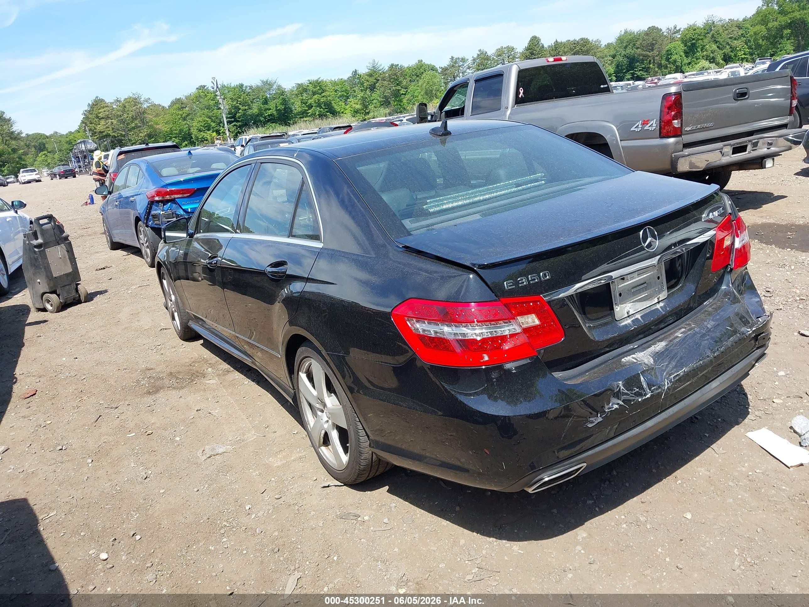 2011 Mercedes-benz E 350 4matic Черный vin: WDDHF8HB9BA457141