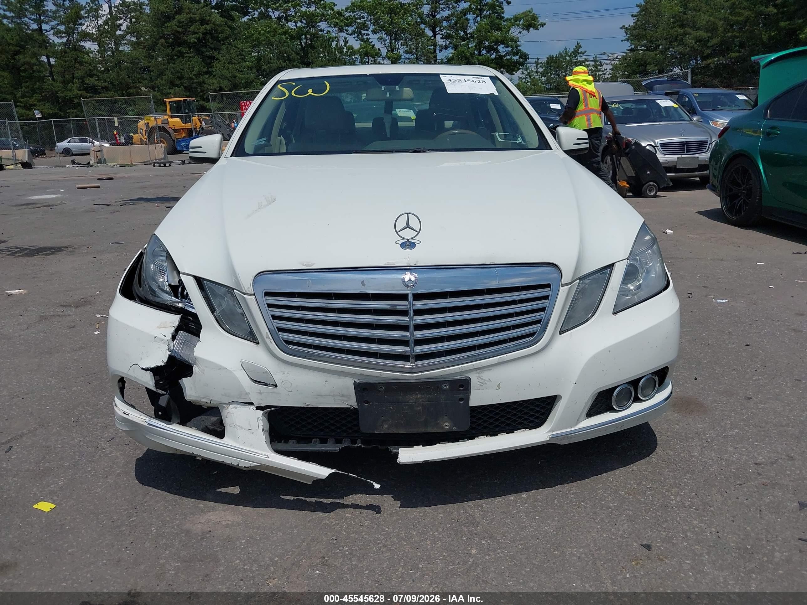 2011 Mercedes-benz E 350 4matic White vin: WDDHF8HB9BA466986