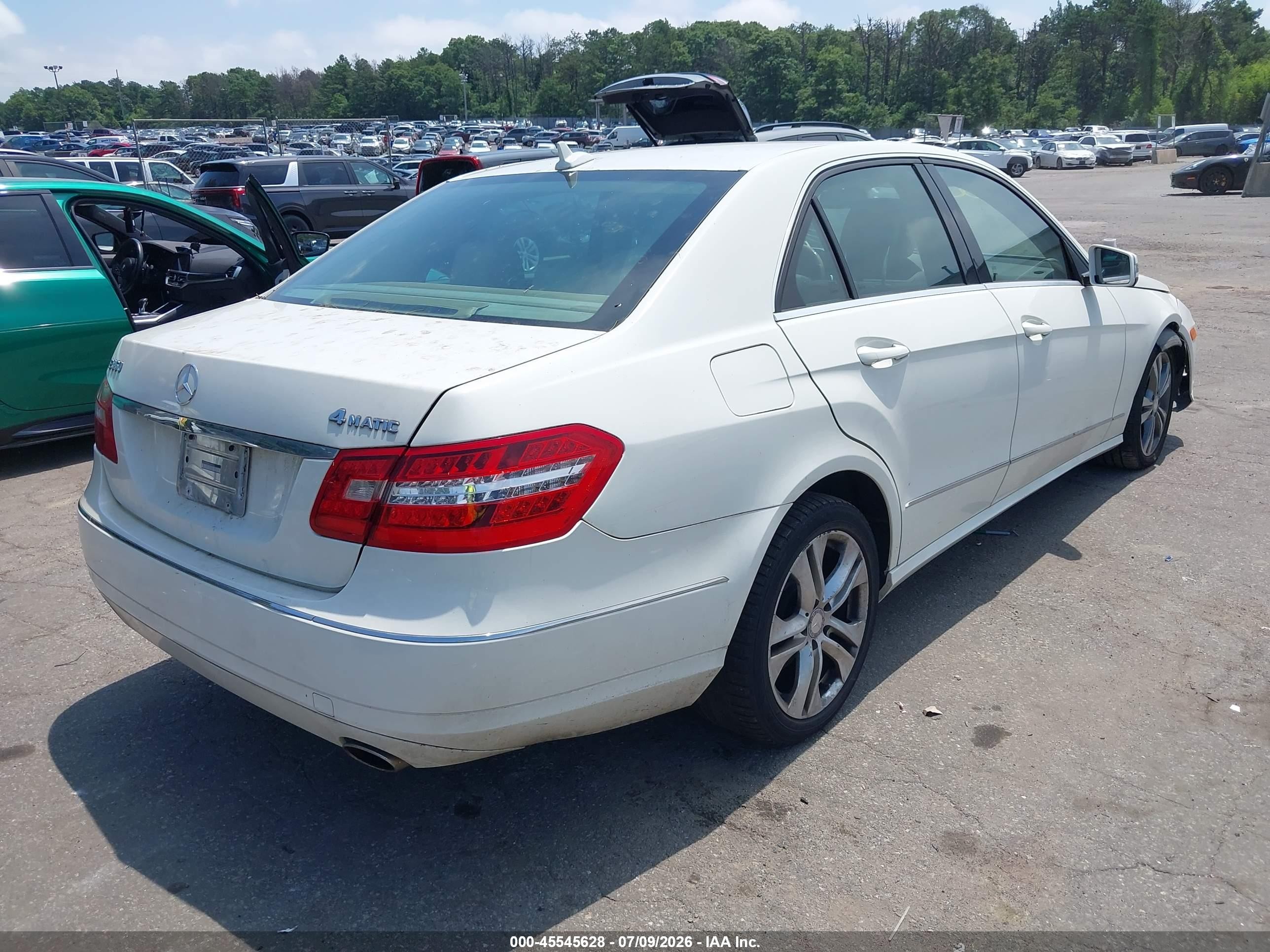 2011 Mercedes-benz E 350 4matic White vin: WDDHF8HB9BA466986