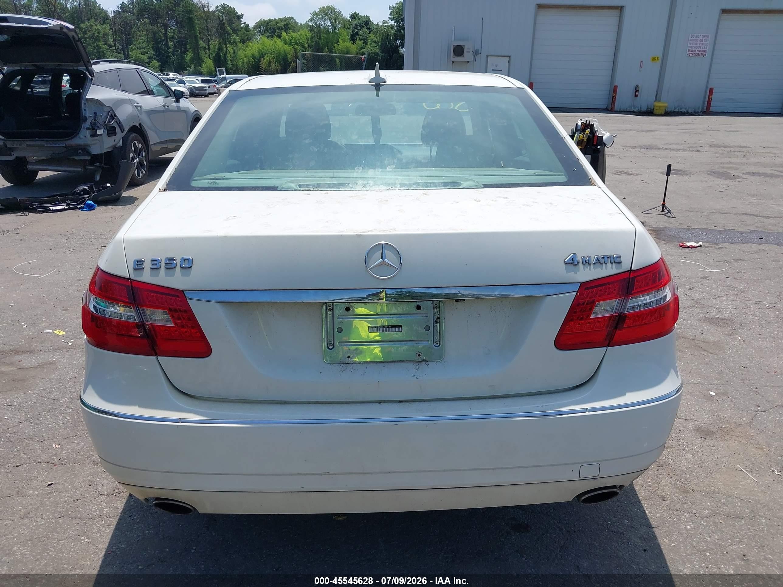2011 Mercedes-benz E 350 4matic White vin: WDDHF8HB9BA466986