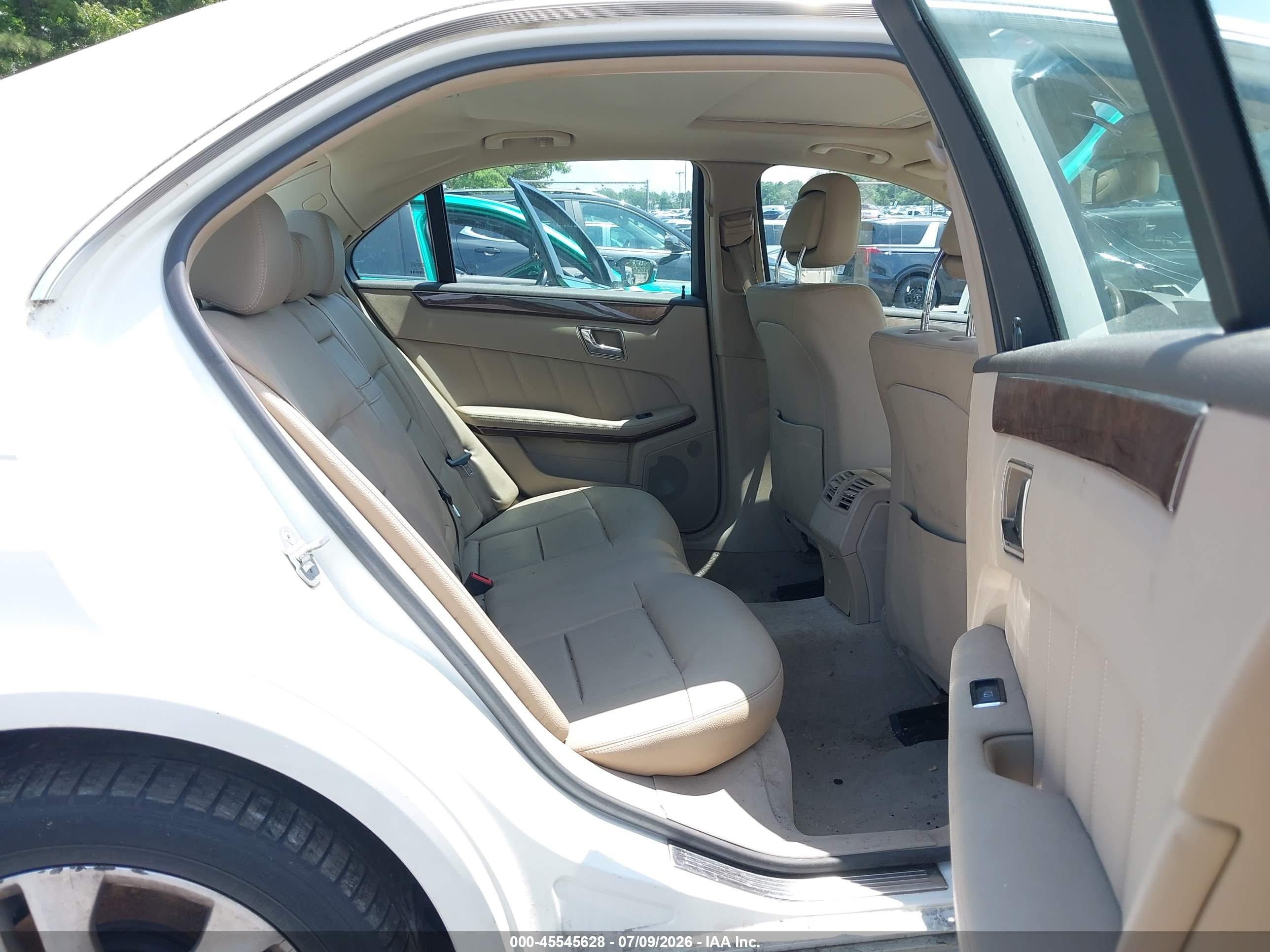 2011 Mercedes-benz E 350 4matic White vin: WDDHF8HB9BA466986