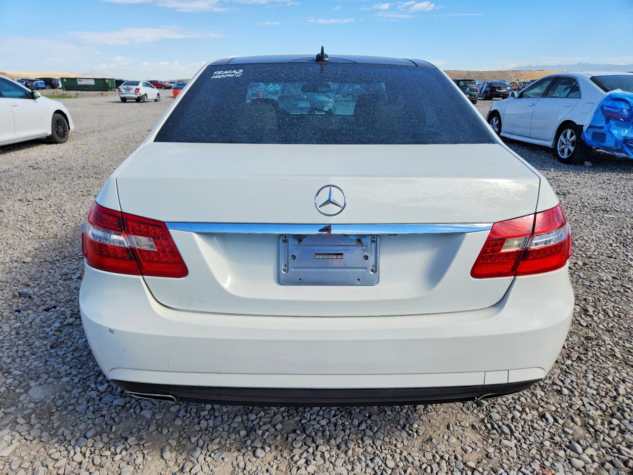 2011 Mercedes-benz E 350 4matic White vin: WDDHF8HBXBA312397