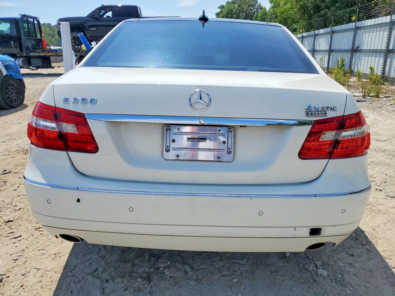 2011 Mercedes-benz E 350 4matic White vin: WDDHF8HBXBA318832
