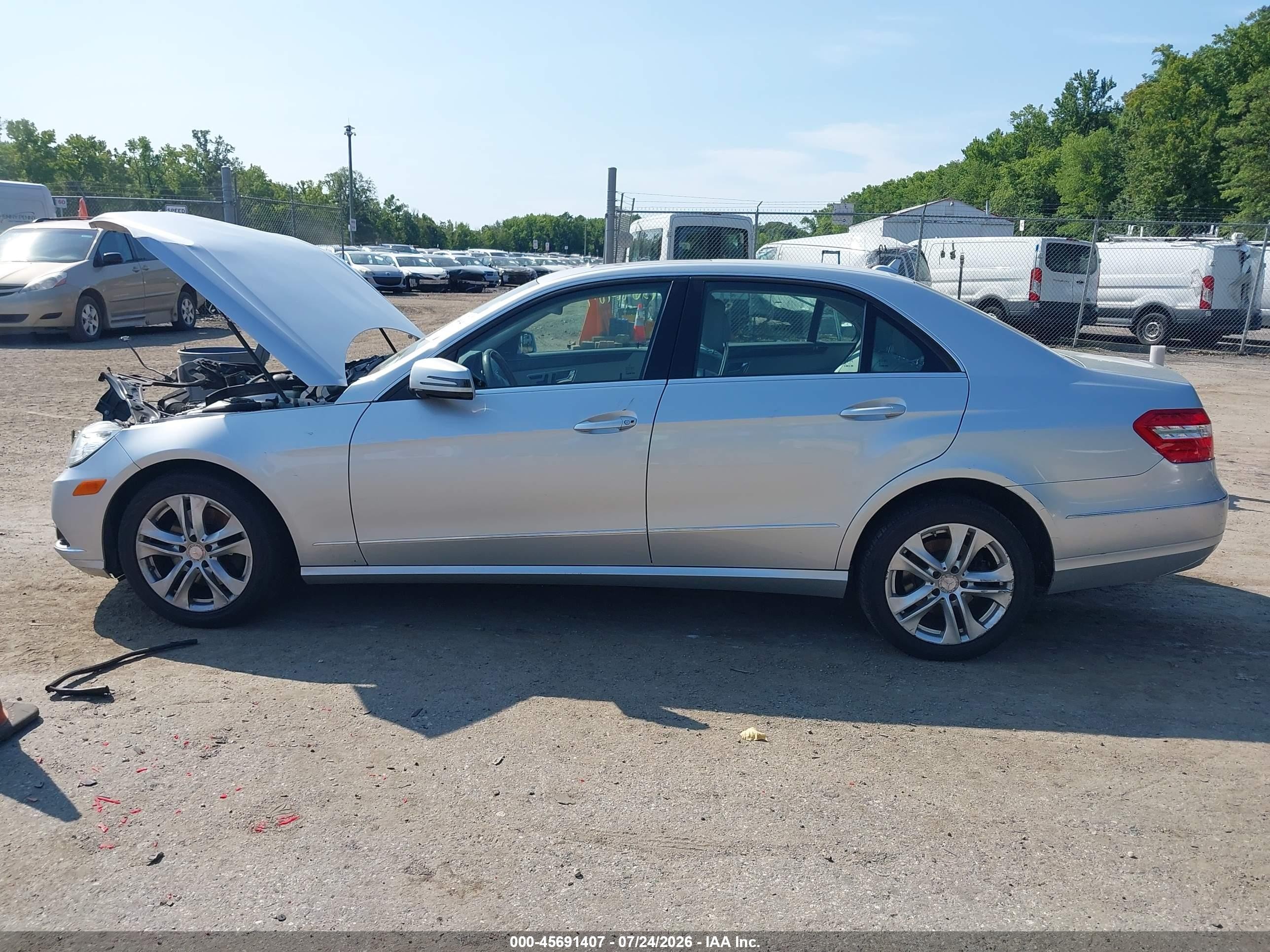 2011 Mercedes-benz E 350 4matic Silver vin: WDDHF8HBXBA351880