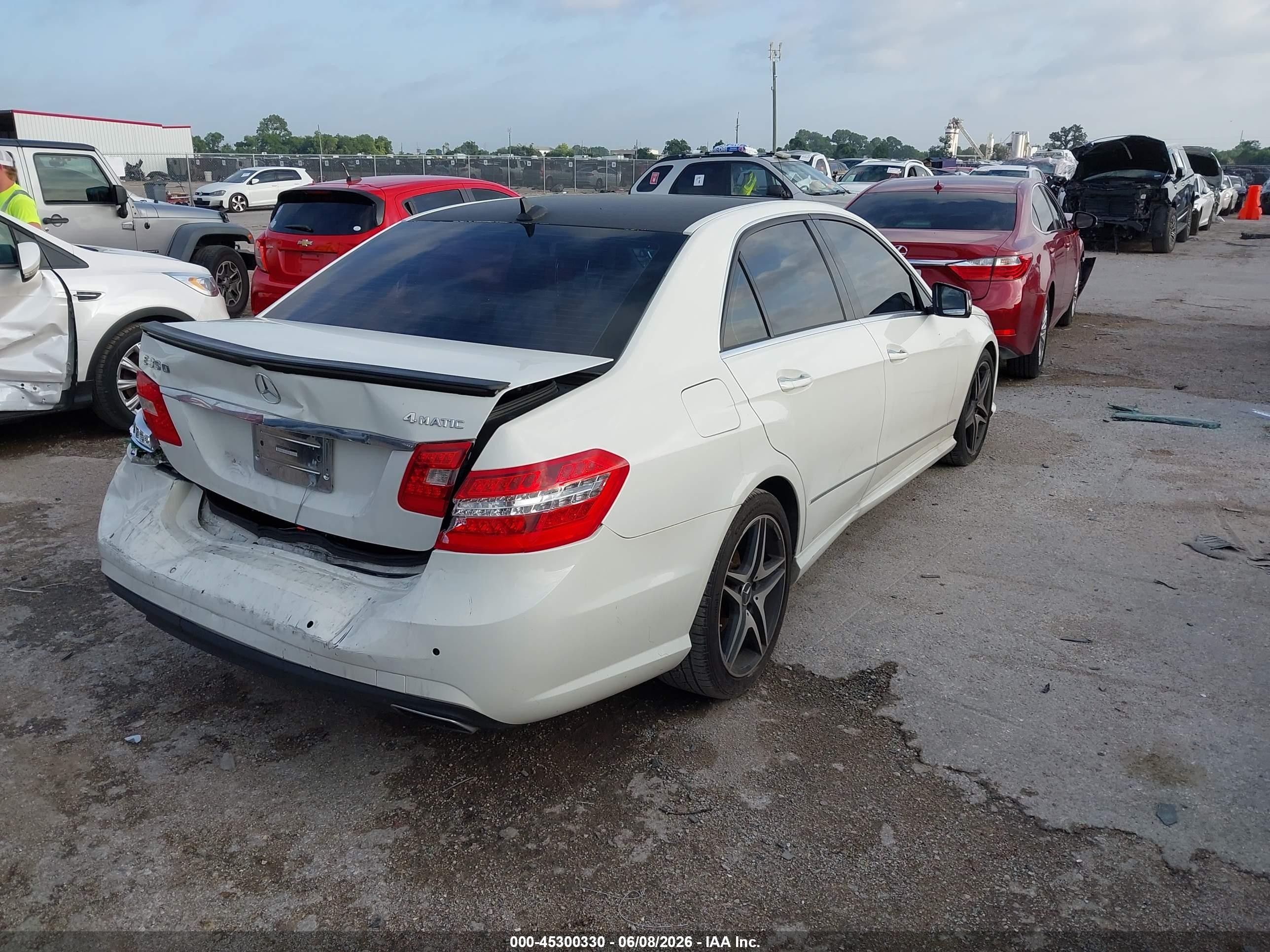 2011 Mercedes-benz E 350 4matic White vin: WDDHF8HBXBA369909