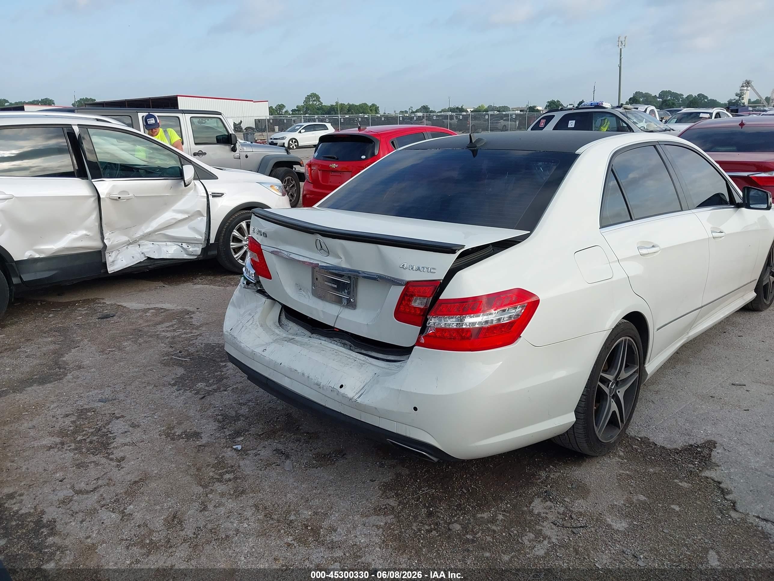 2011 Mercedes-benz E 350 4matic White vin: WDDHF8HBXBA369909