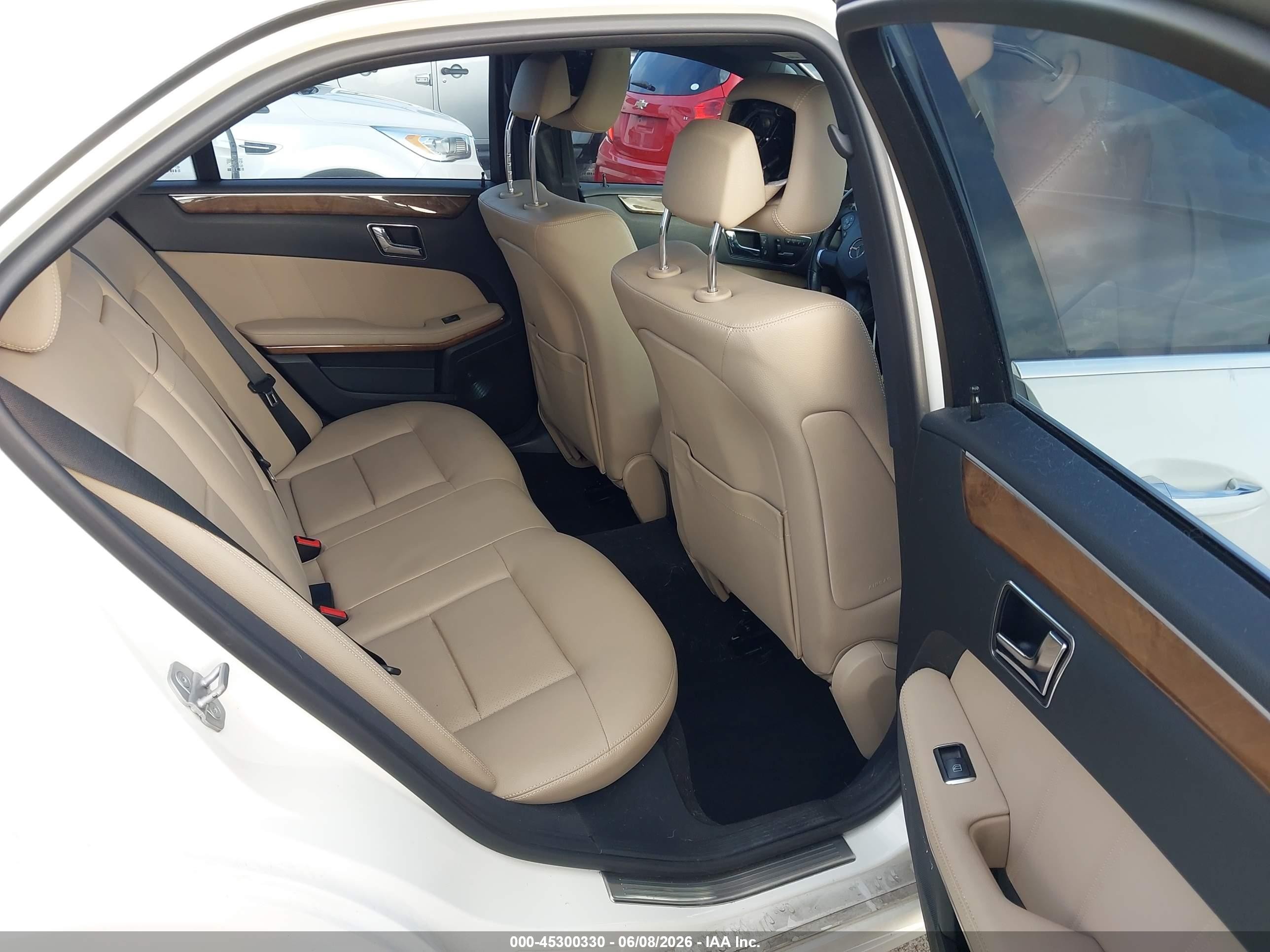 2011 Mercedes-benz E 350 4matic White vin: WDDHF8HBXBA369909