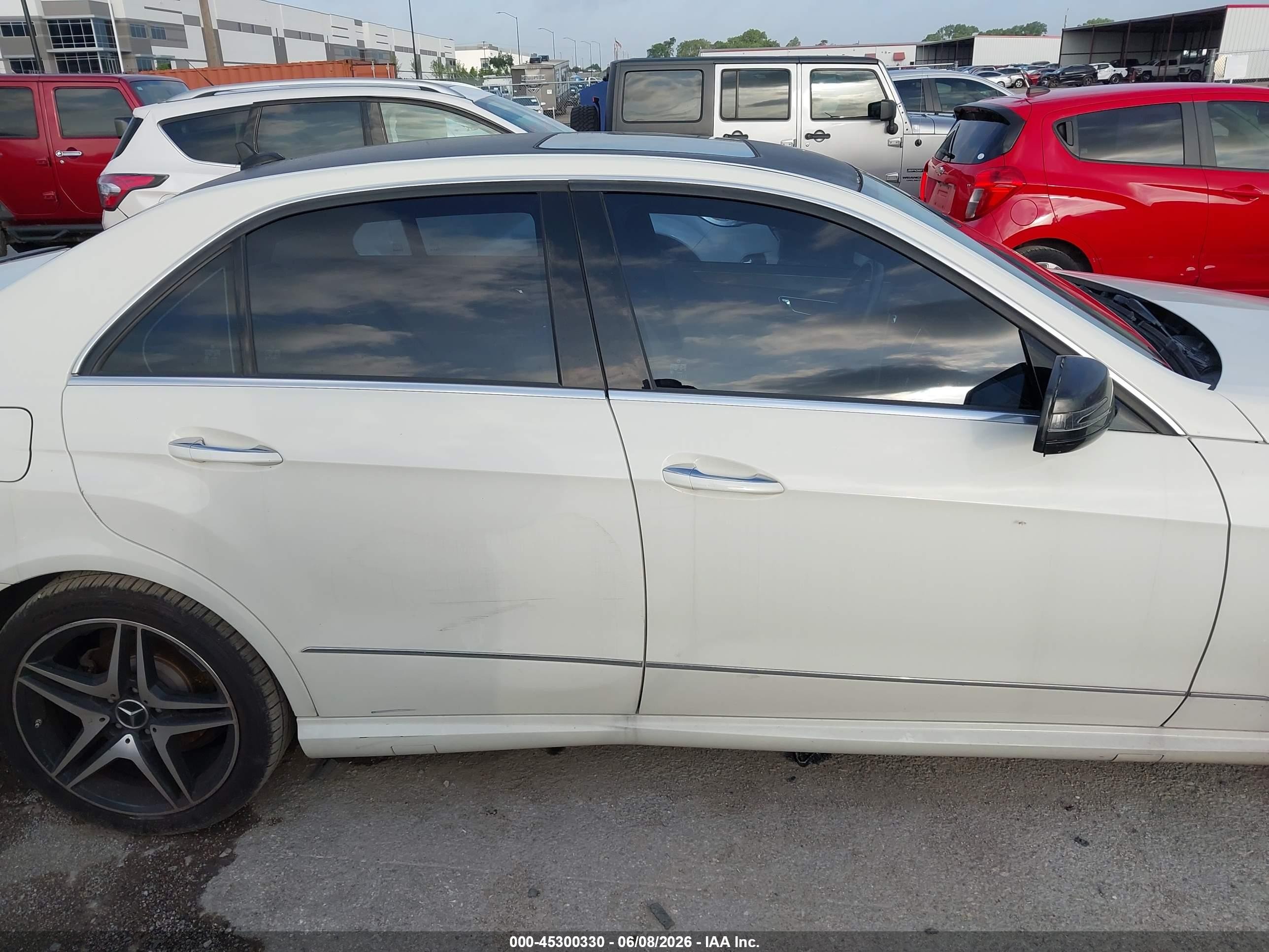 2011 Mercedes-benz E 350 4matic White vin: WDDHF8HBXBA369909