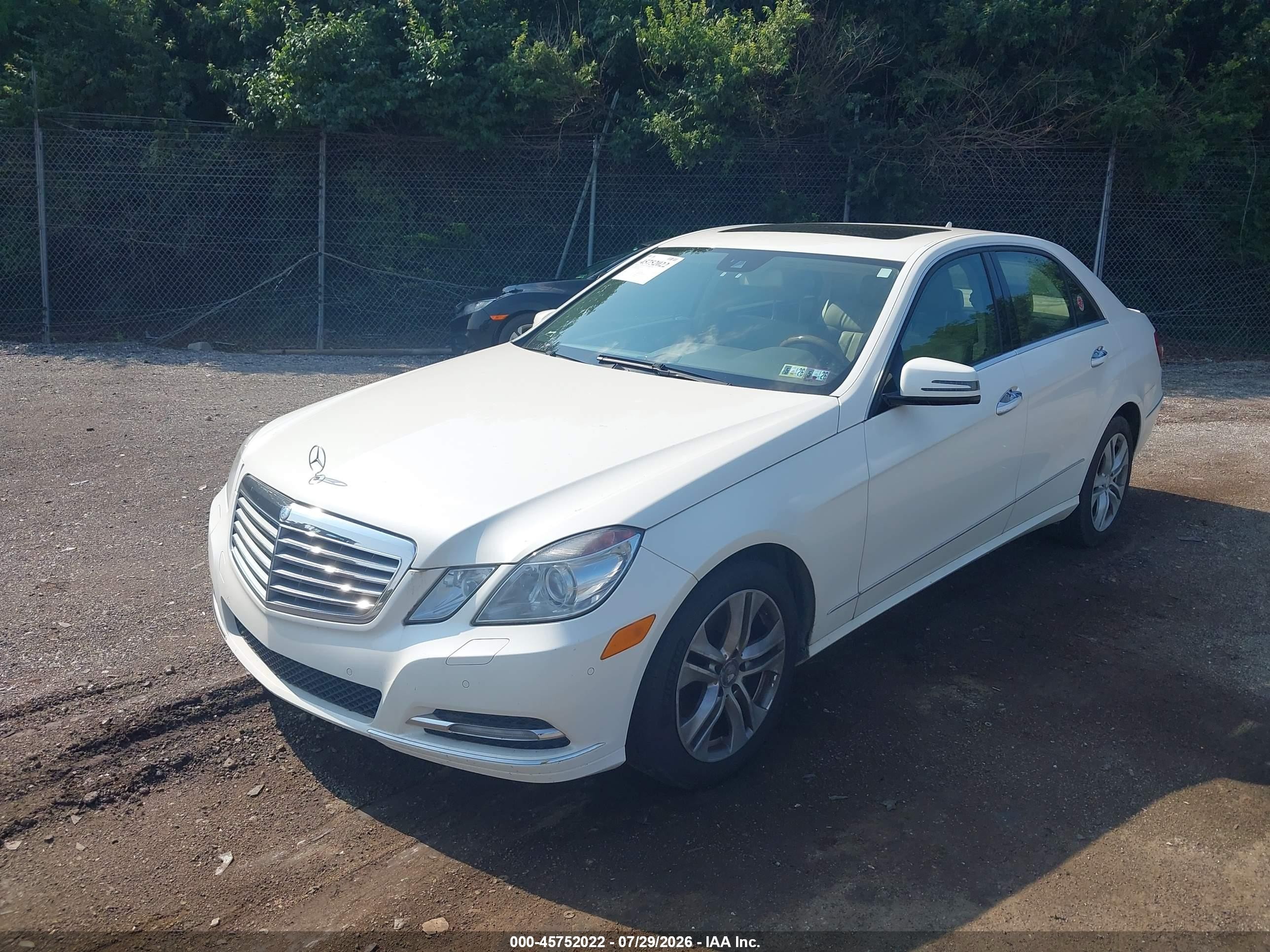 2011 Mercedes-benz E 350 4matic White vin: WDDHF8HBXBA433964