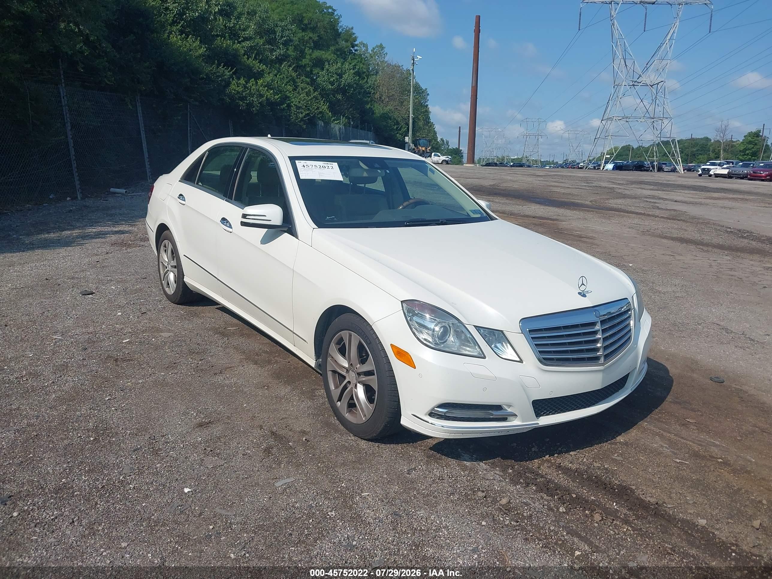 2011 Mercedes-benz E 350 4matic White vin: WDDHF8HBXBA433964