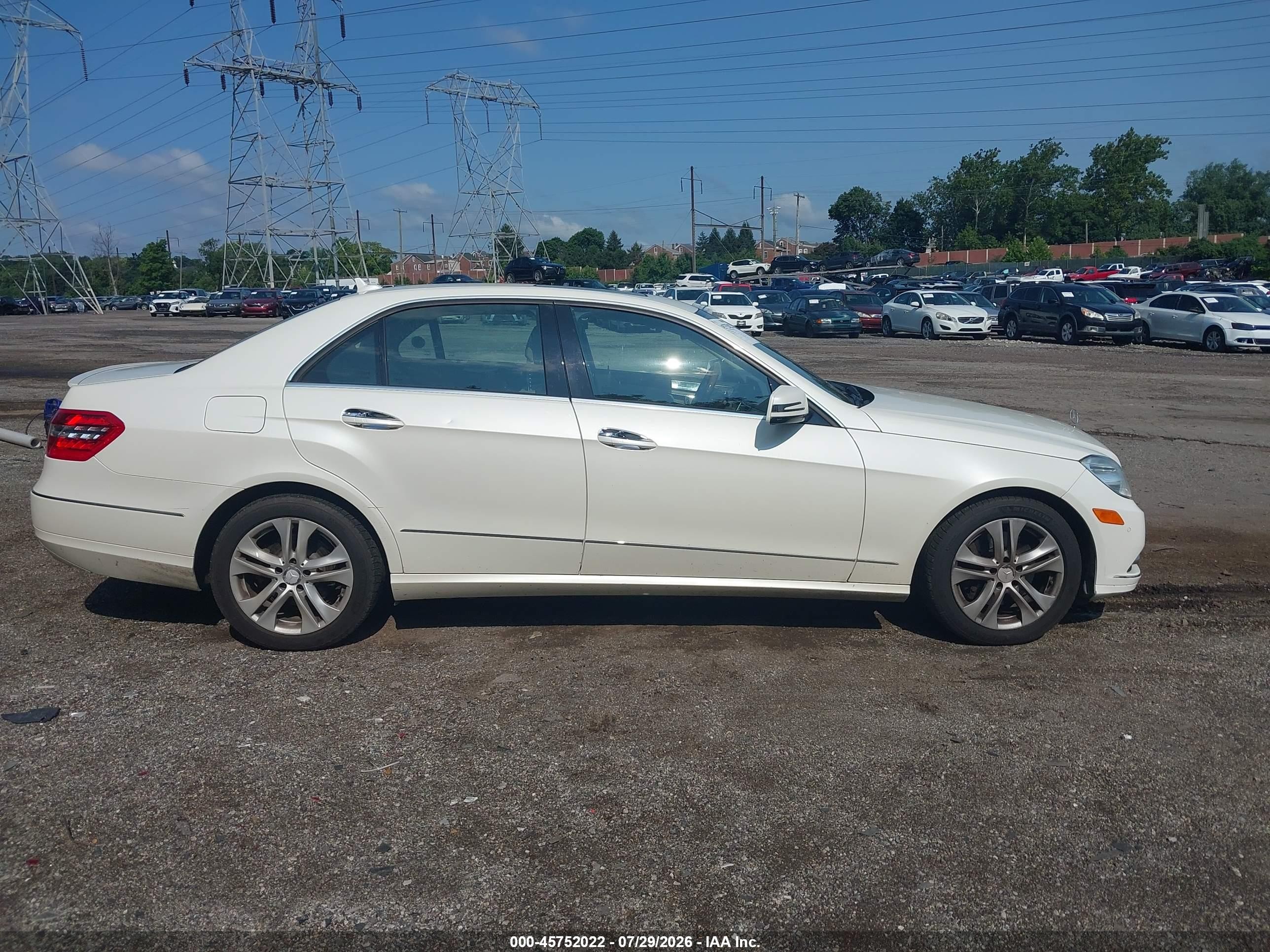 2011 Mercedes-benz E 350 4matic White vin: WDDHF8HBXBA433964