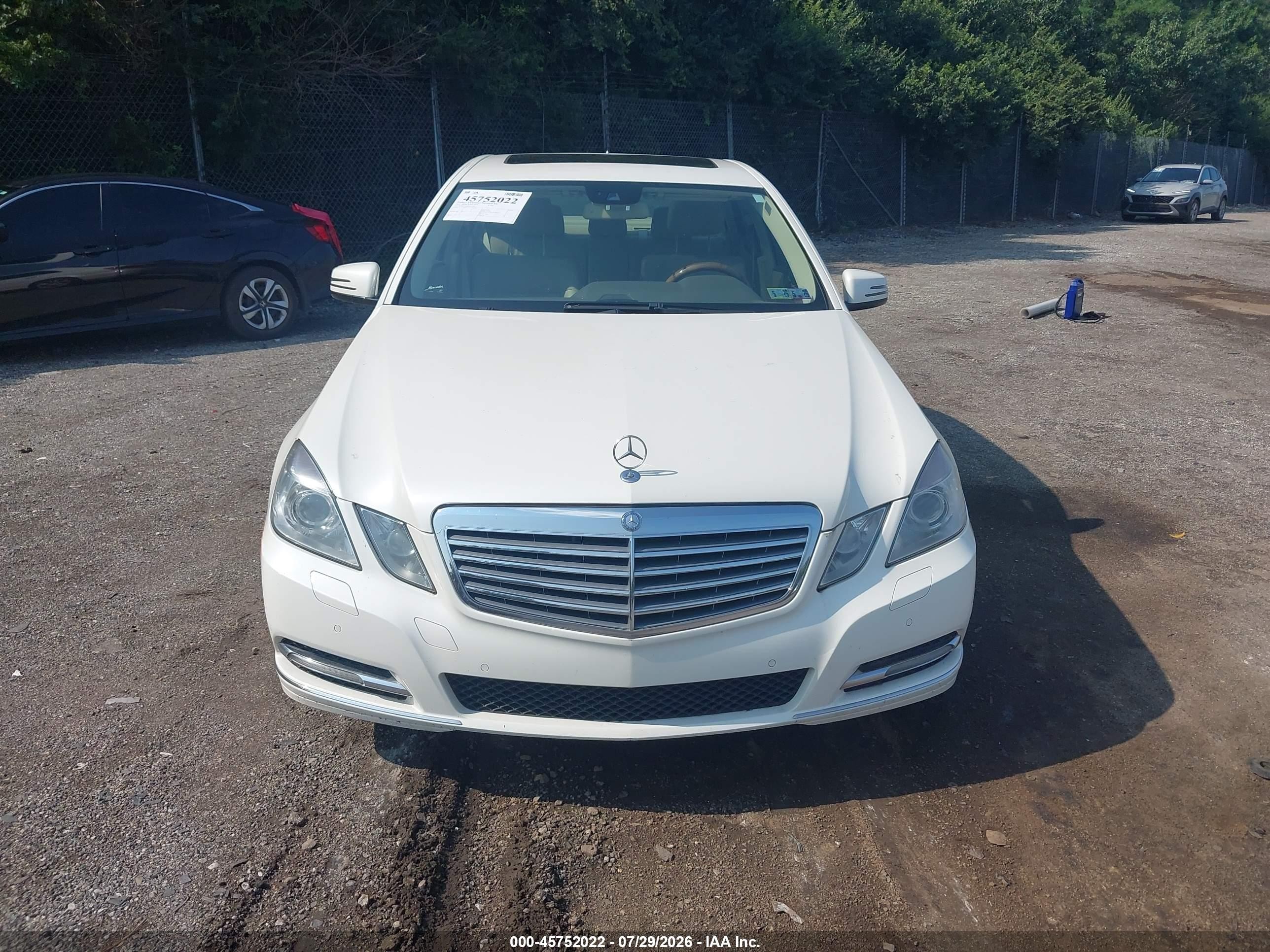 2011 Mercedes-benz E 350 4matic White vin: WDDHF8HBXBA433964