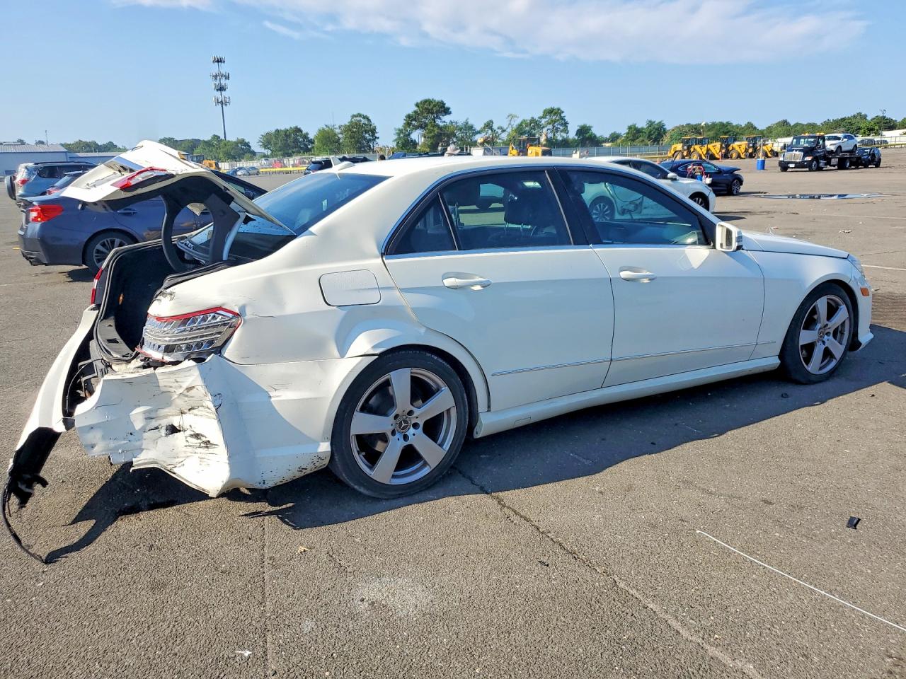 2011 Mercedes-benz E 350 4matic Белый vin: WDDHF8HBXBA503446
