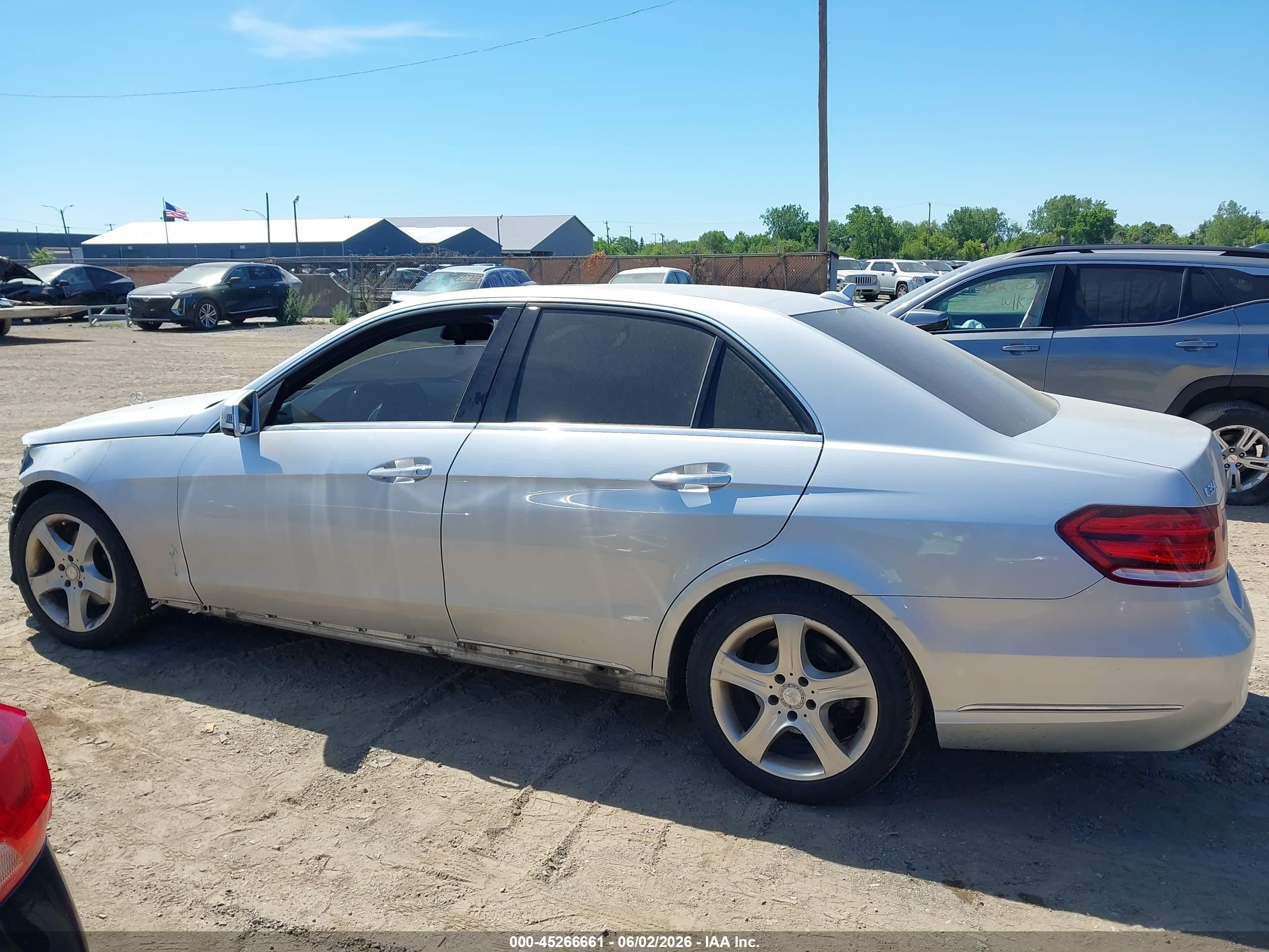 2014 Mercedes-benz E 350 4matic Серебряный vin: WDDHF8JB0EB015213