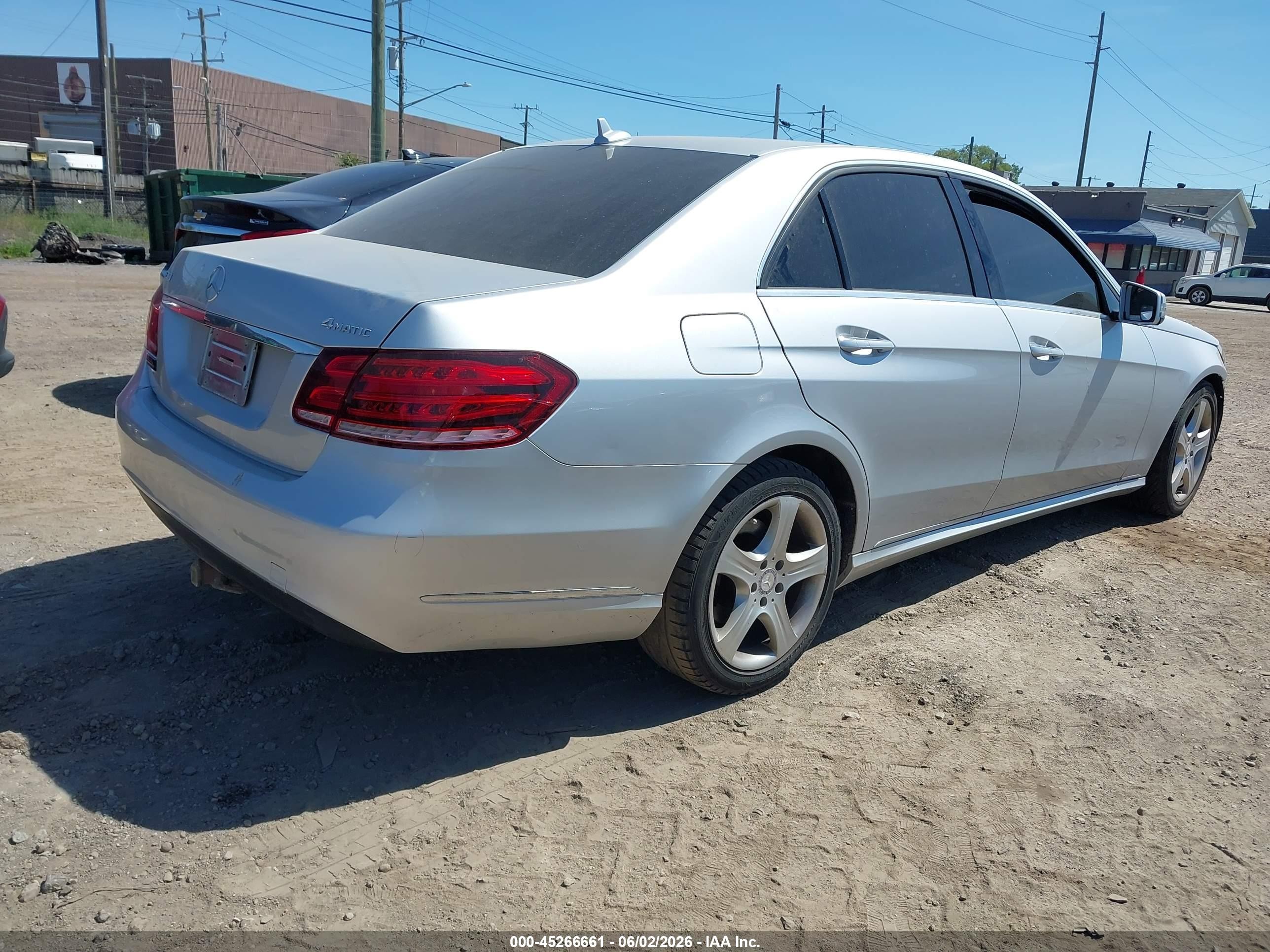 2014 Mercedes-benz E 350 4matic Серебряный vin: WDDHF8JB0EB015213