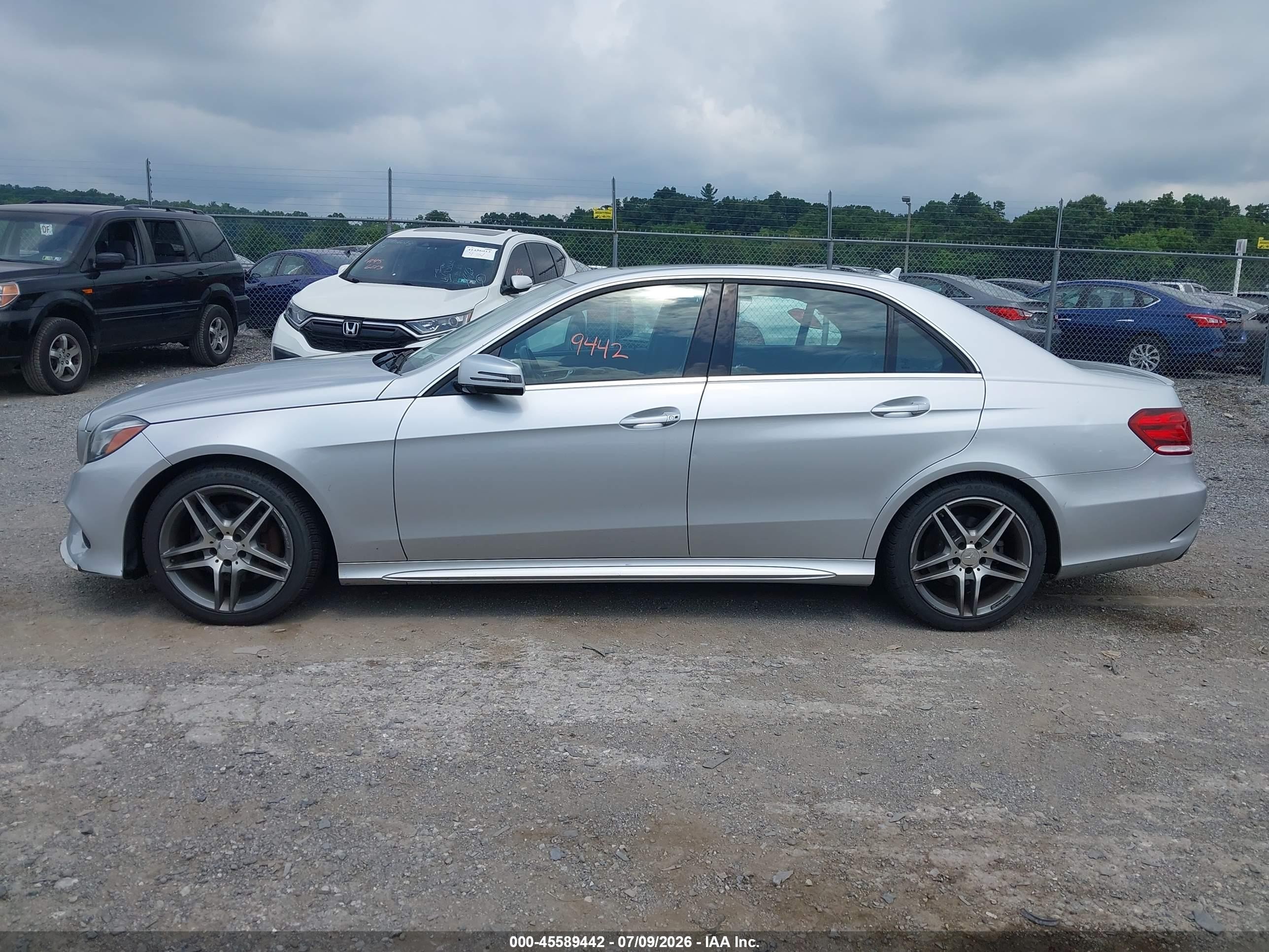 2014 Mercedes-benz E 350 4matic Silver vin: WDDHF8JB0EB052875