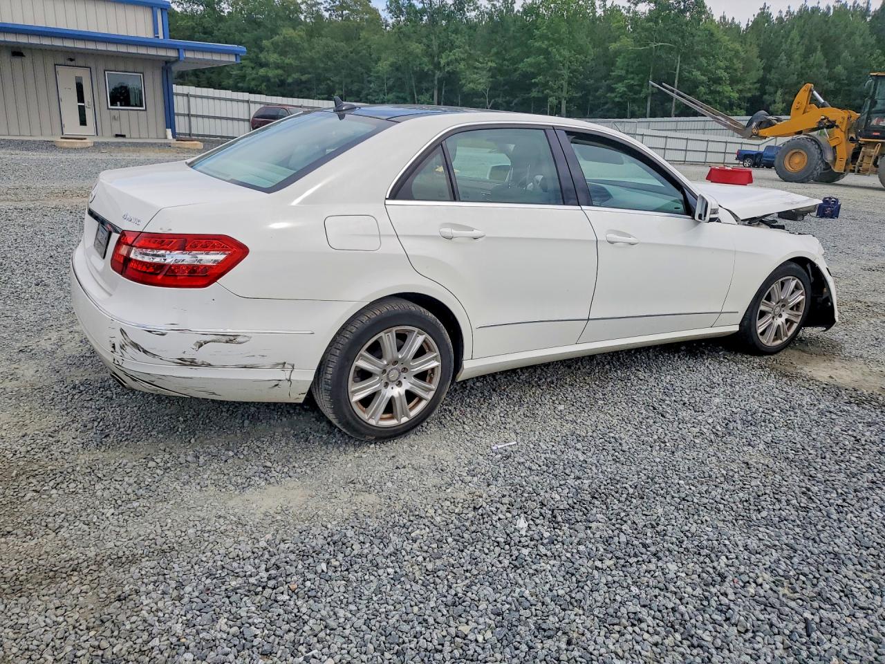 2013 Mercedes-benz E White vin: WDDHF8JB1DA728318