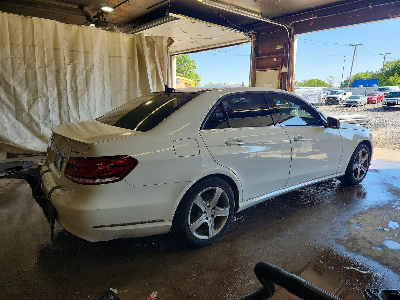 2015 Mercedes-benz E 350 4matic White vin: WDDHF8JB1FB126726