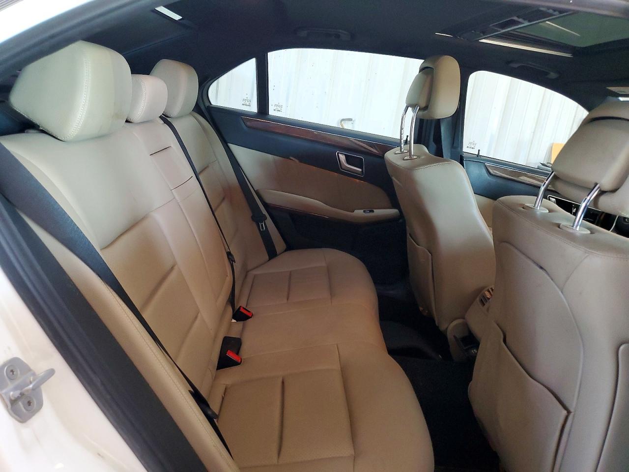 2013 Mercedes-benz E 350 4matic White vin: WDDHF8JB2DA689304