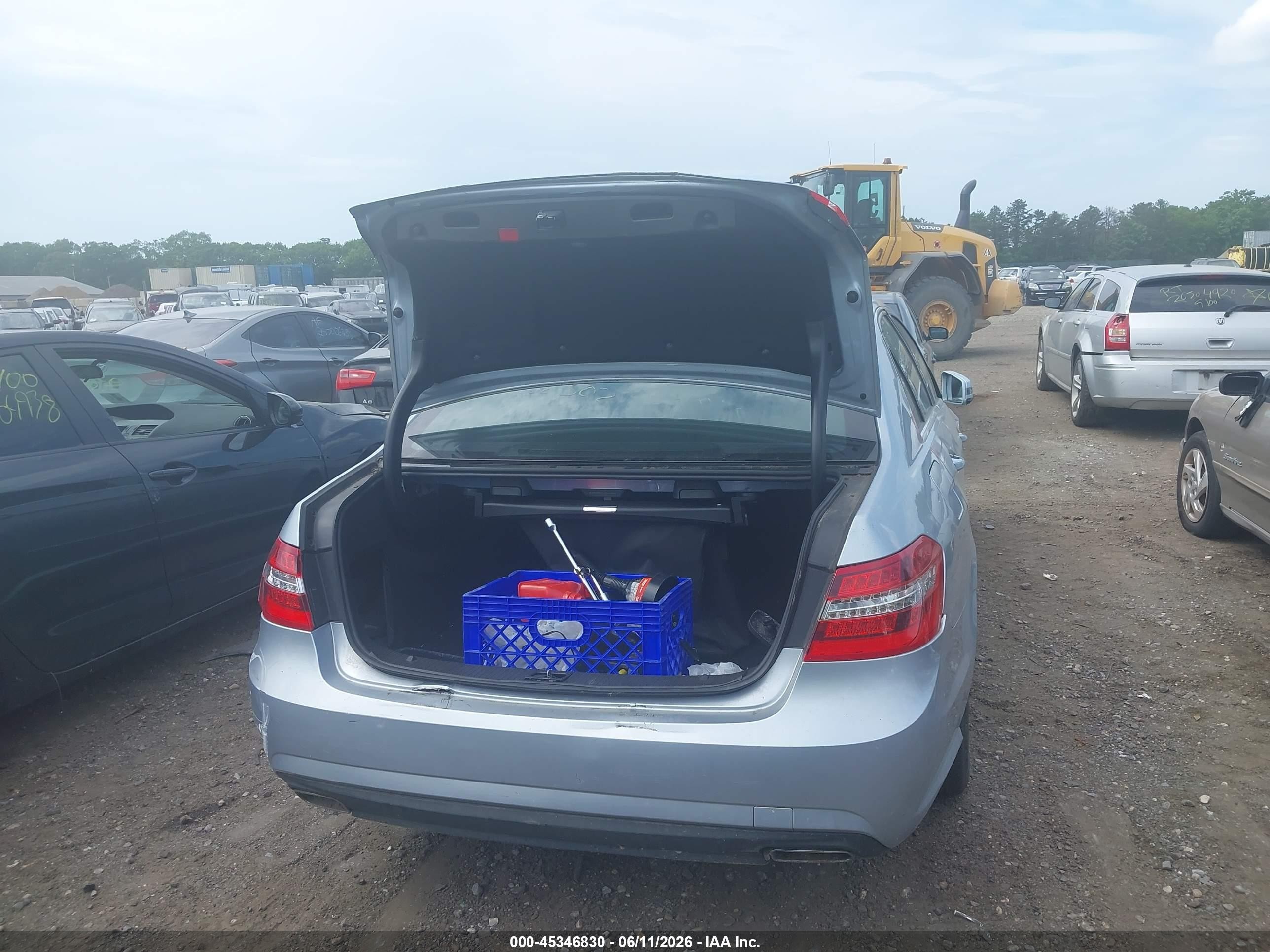2013 Mercedes-benz E 350 4matic Silver vin: WDDHF8JB2DA744382