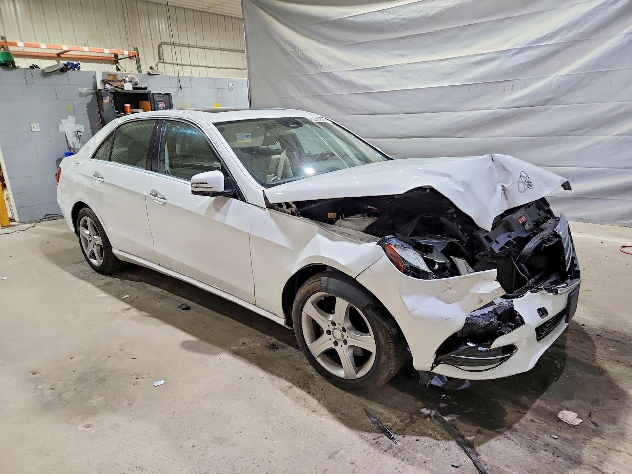 2014 Mercedes-benz E 350 4matic White vin: WDDHF8JB2EB039111