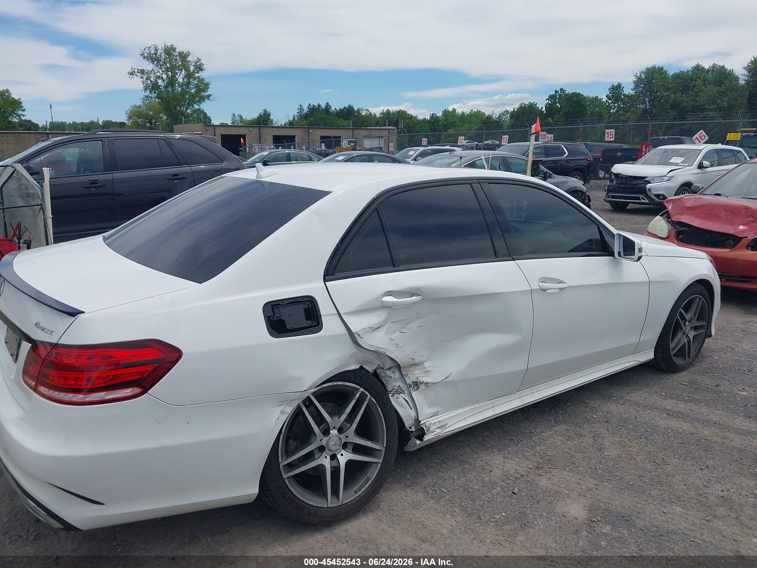 2015 Mercedes-benz E 350 4matic White vin: WDDHF8JB2FB165373